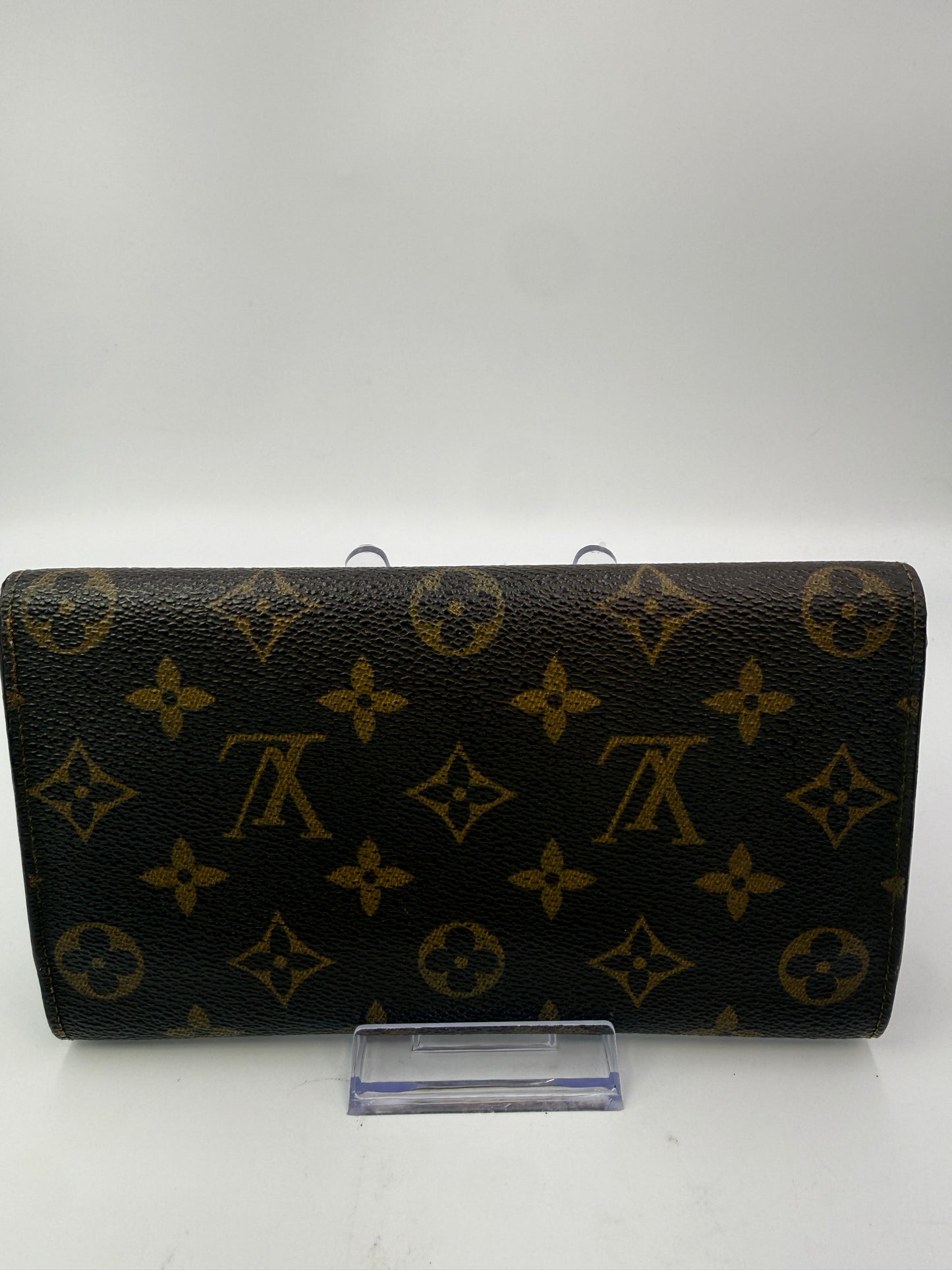 Louis Vuitton Monogram Coated Canvas International Wallet MI884