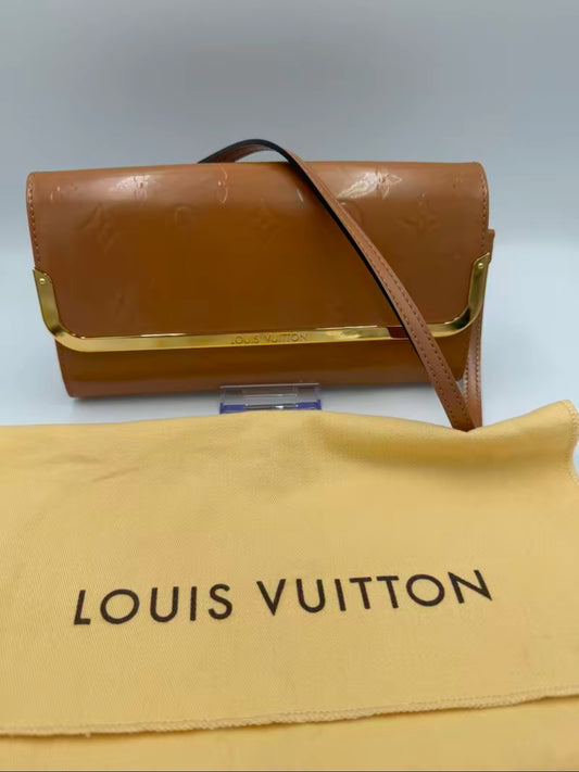 Louis Vuitton Vernis Rossmore MM Rose Velours TR3102