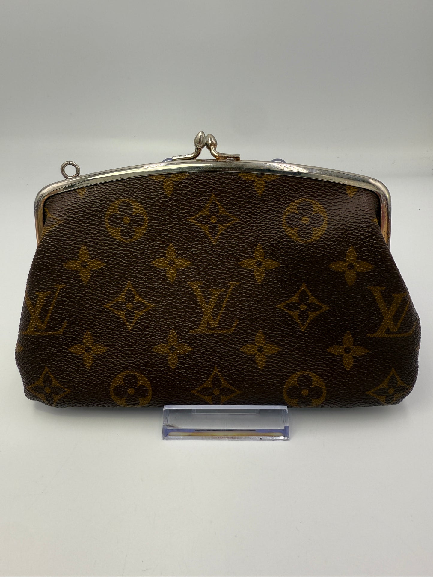 Louis Vuitton Monogram Kisslock Cosmetic Pouch Clutch