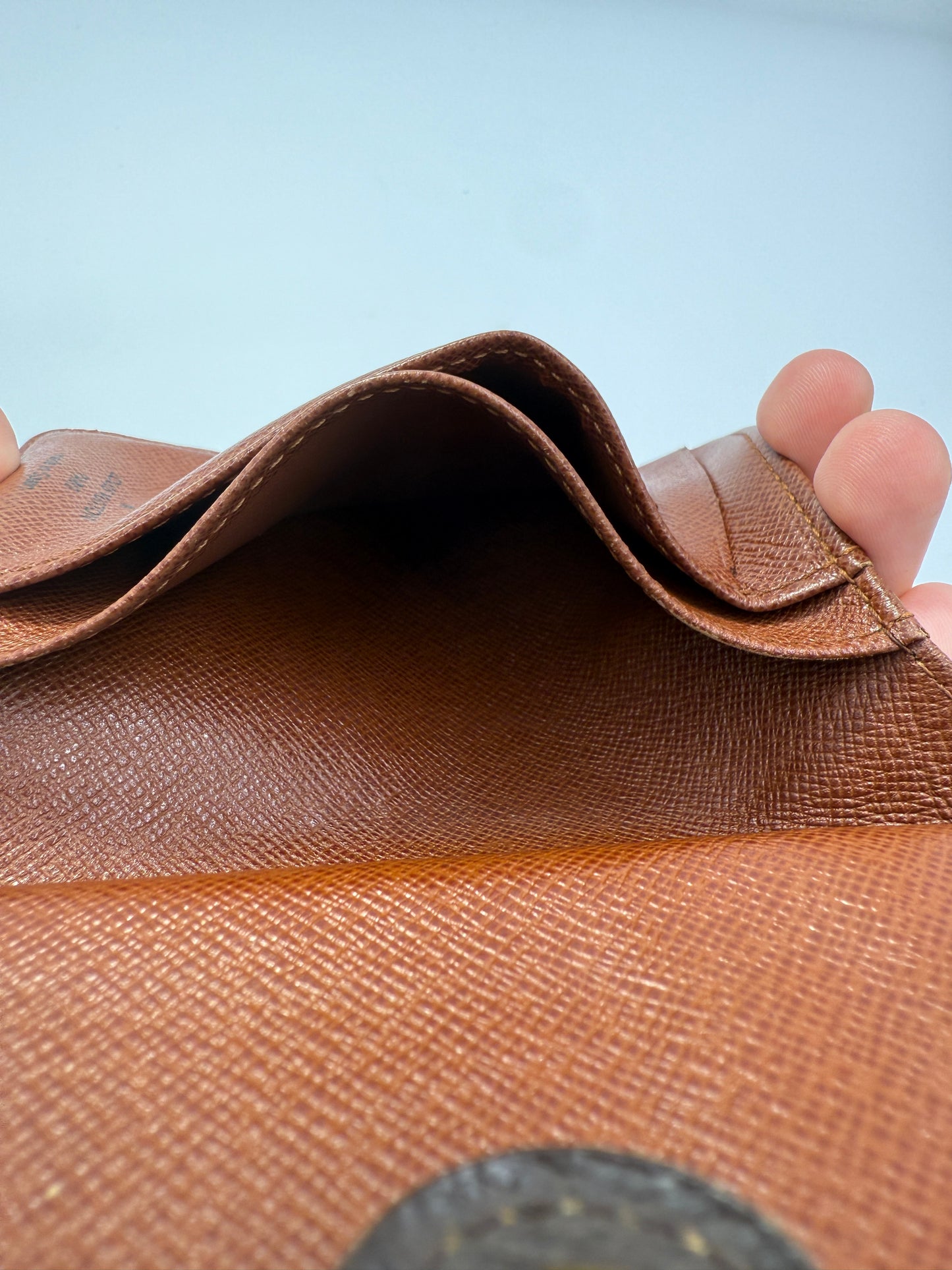 Louis Vuitton Monogram Kisslock Wallet CA0073