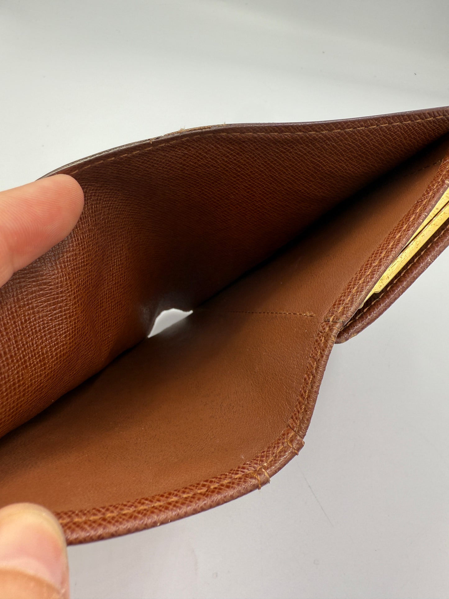 Louis Vuitton Monogram Kisslock Wallet CA0073