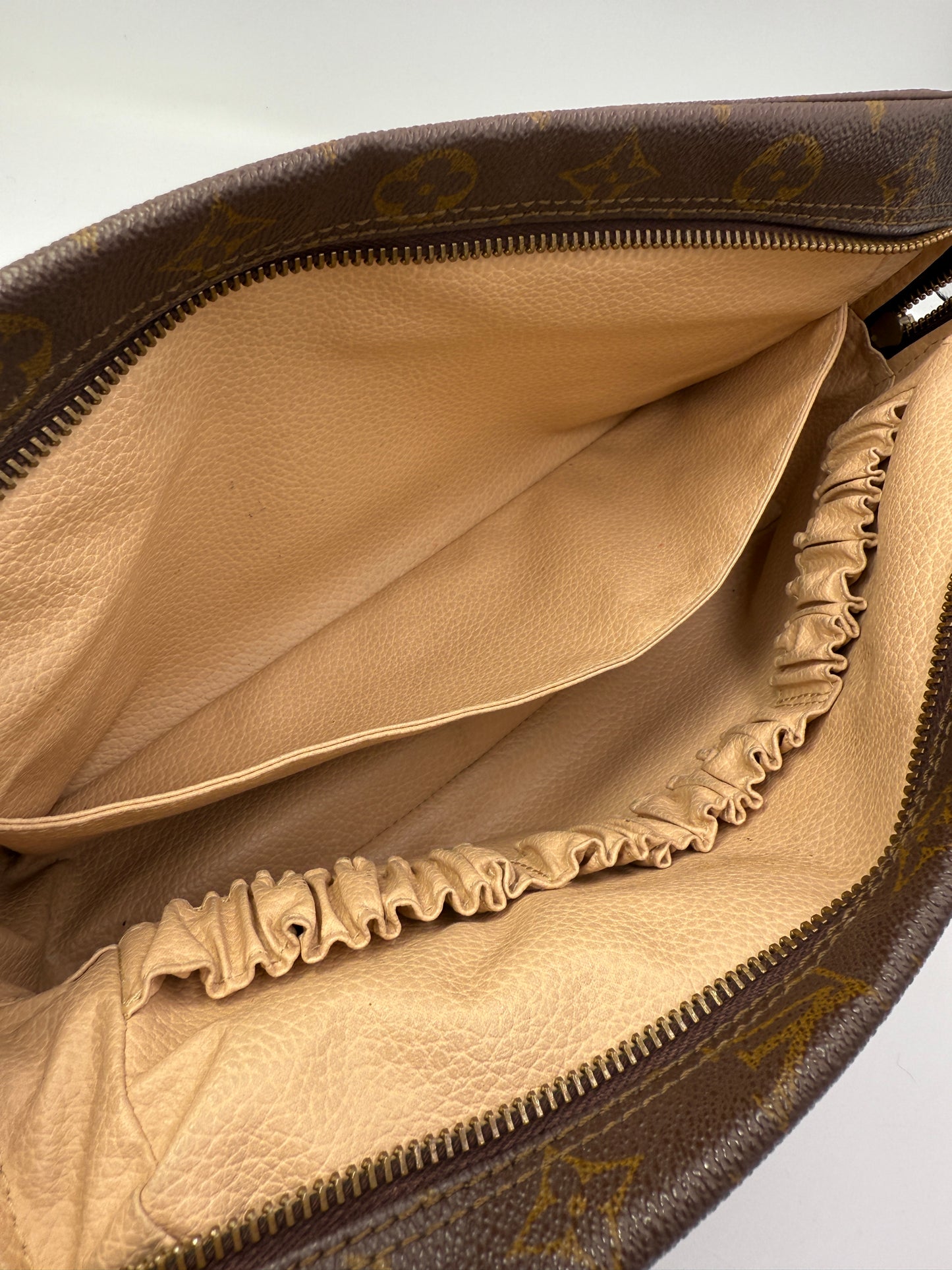 Louis Vuitton Monogram Coated Canvas Toiletry 28 cm