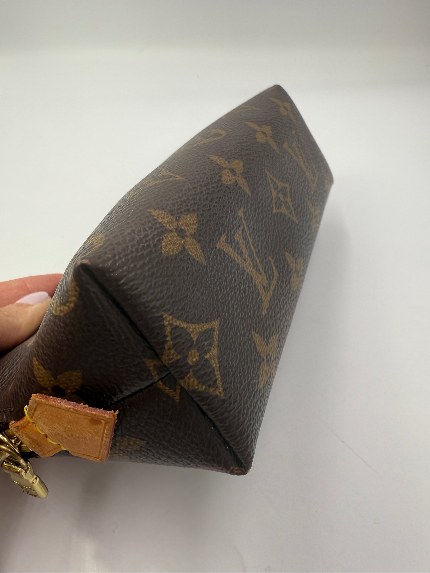 Louis Vuitton Monogram Cosmetic Pouch CA2192
