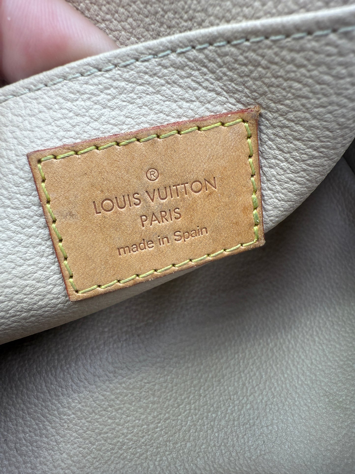 Louis Vuitton Monogram Cosmetic Pouch CA2192