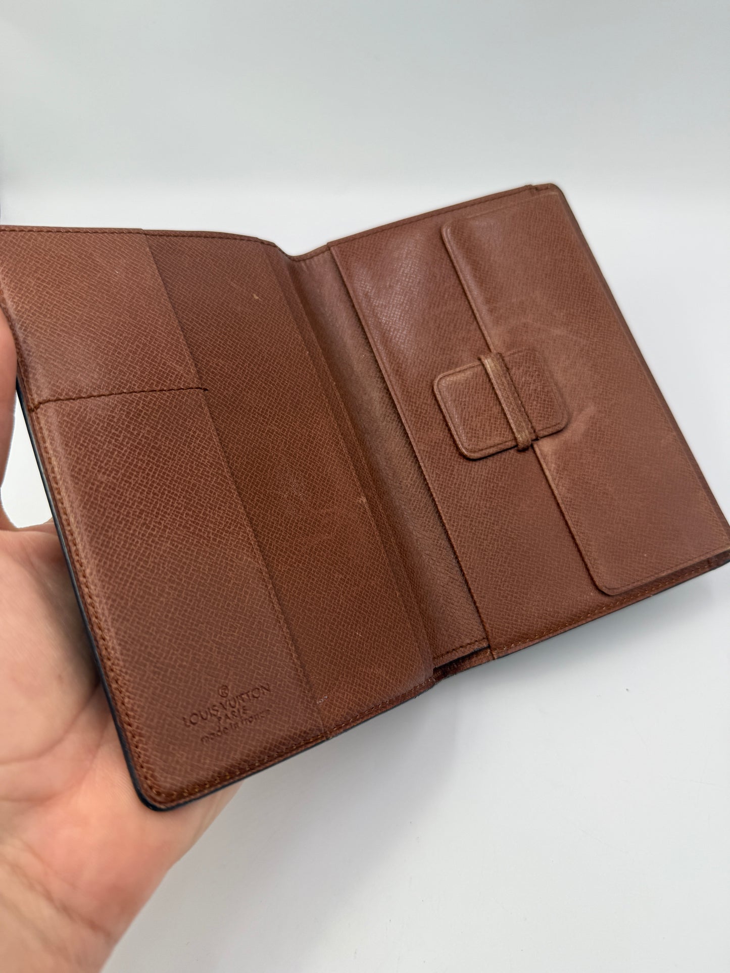 Louis Vuitton Monogram Coated Canvas Vintage Passport Holder 883RA