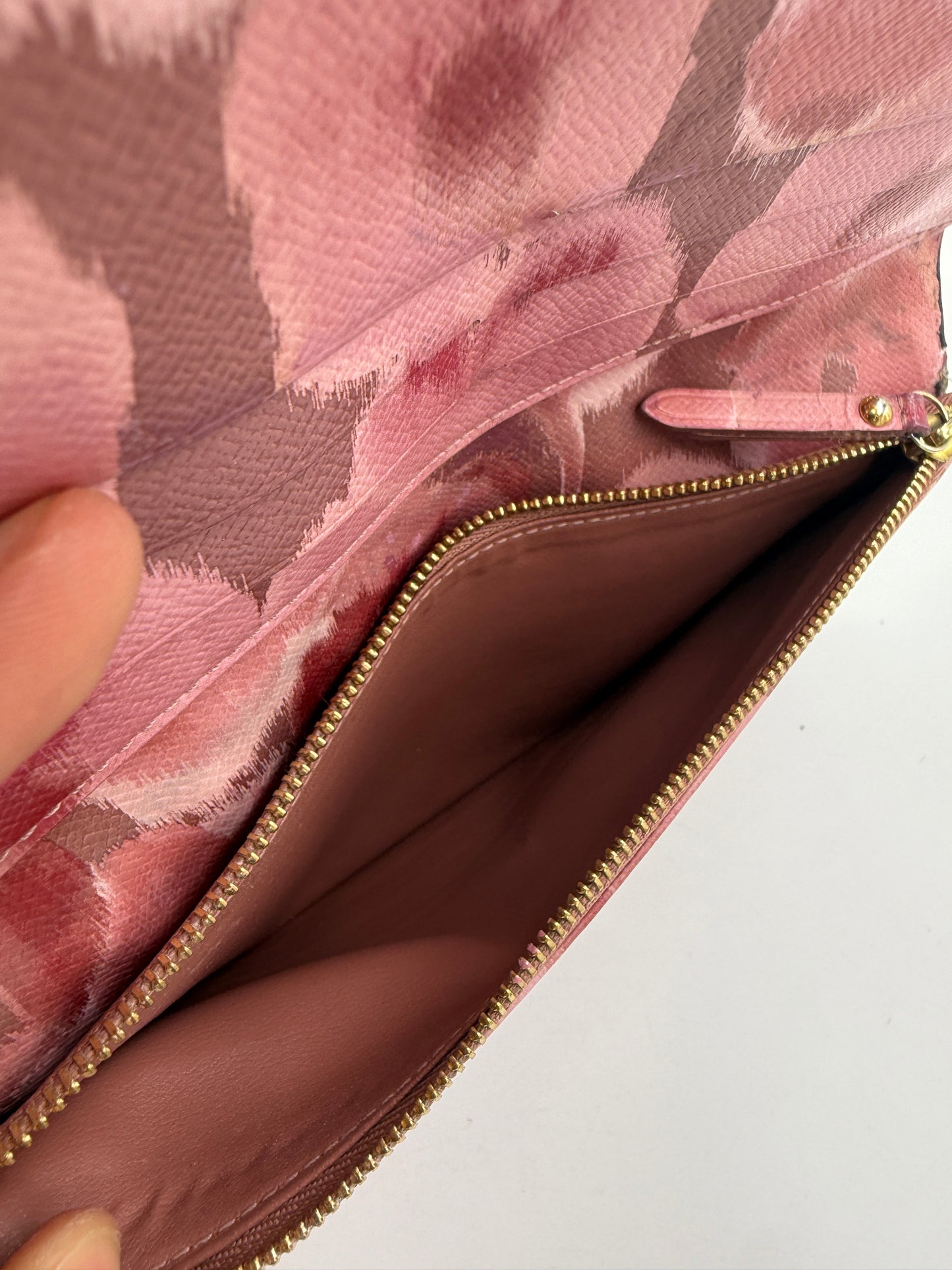 Limited Edition Louis Vuitton Articles De Voyage Rose Ikat Insolite Wallet CA1113