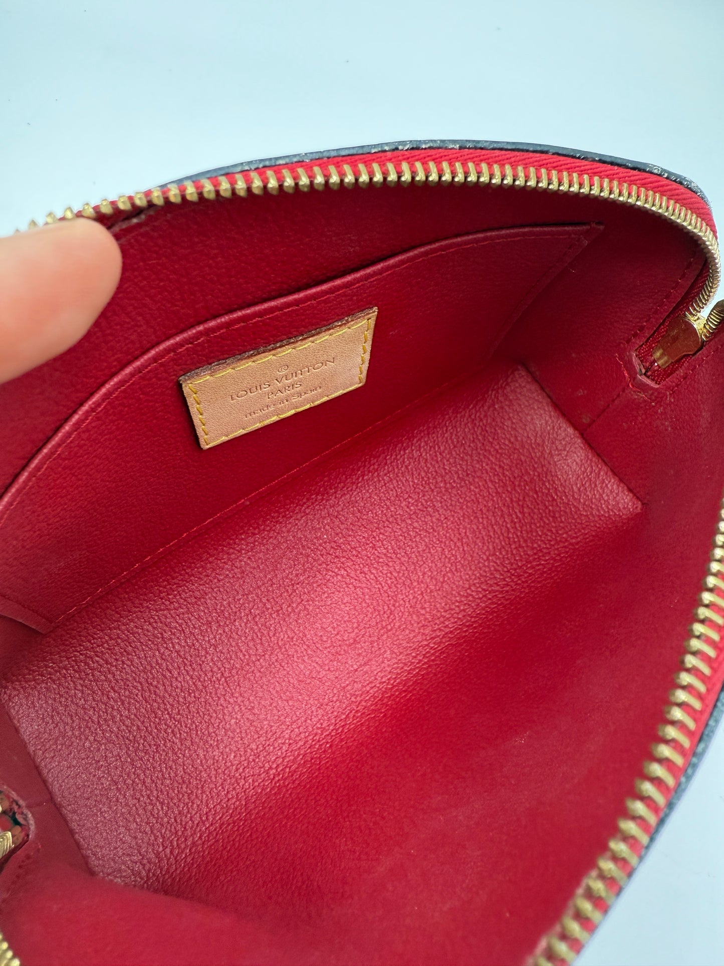 Louis Vuitton Vernis Sweet Monogram Cosmestic Pouch CA4123