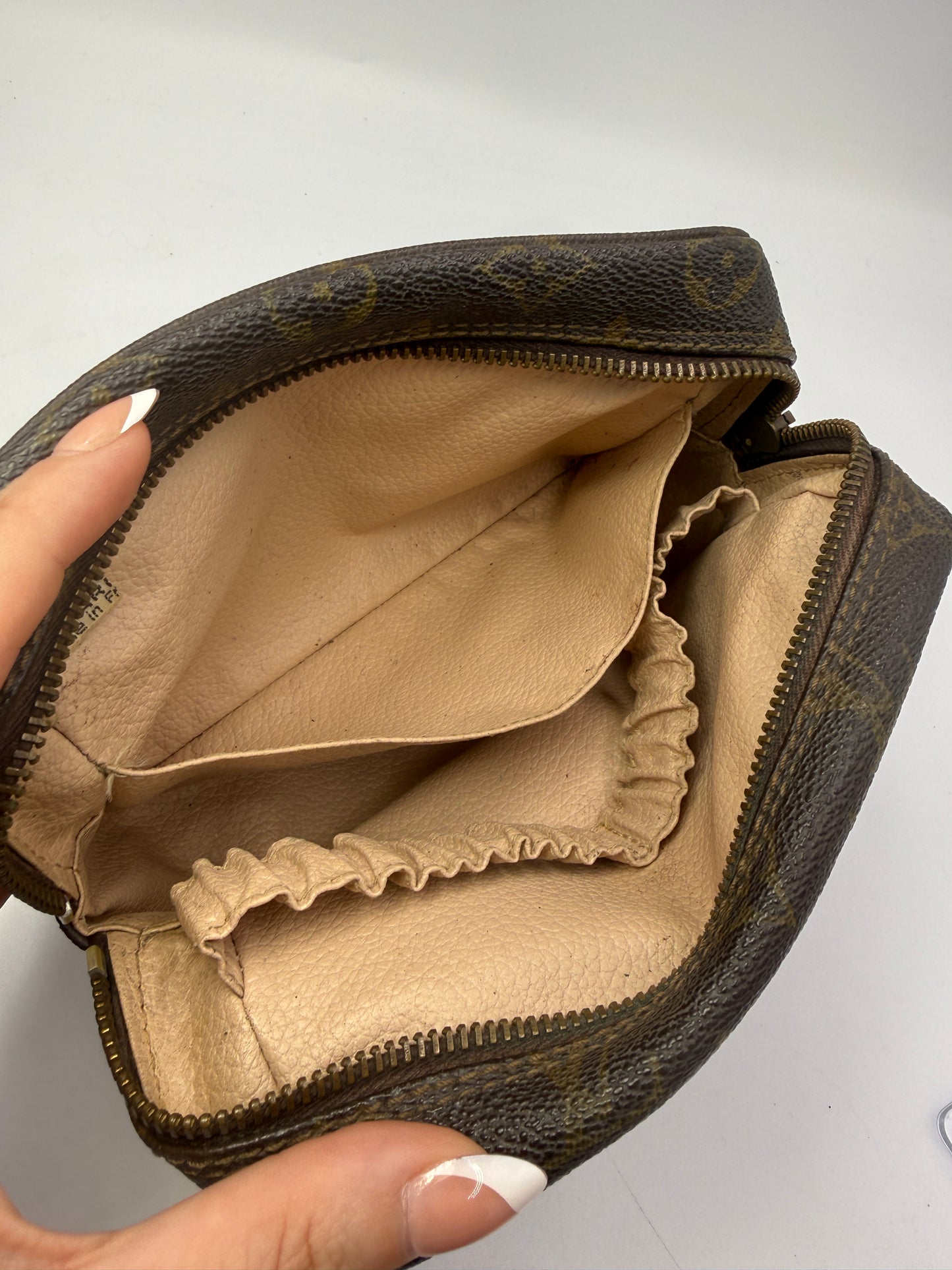 Louis Vuitton Monogram Trousse Toiletry 18 cm