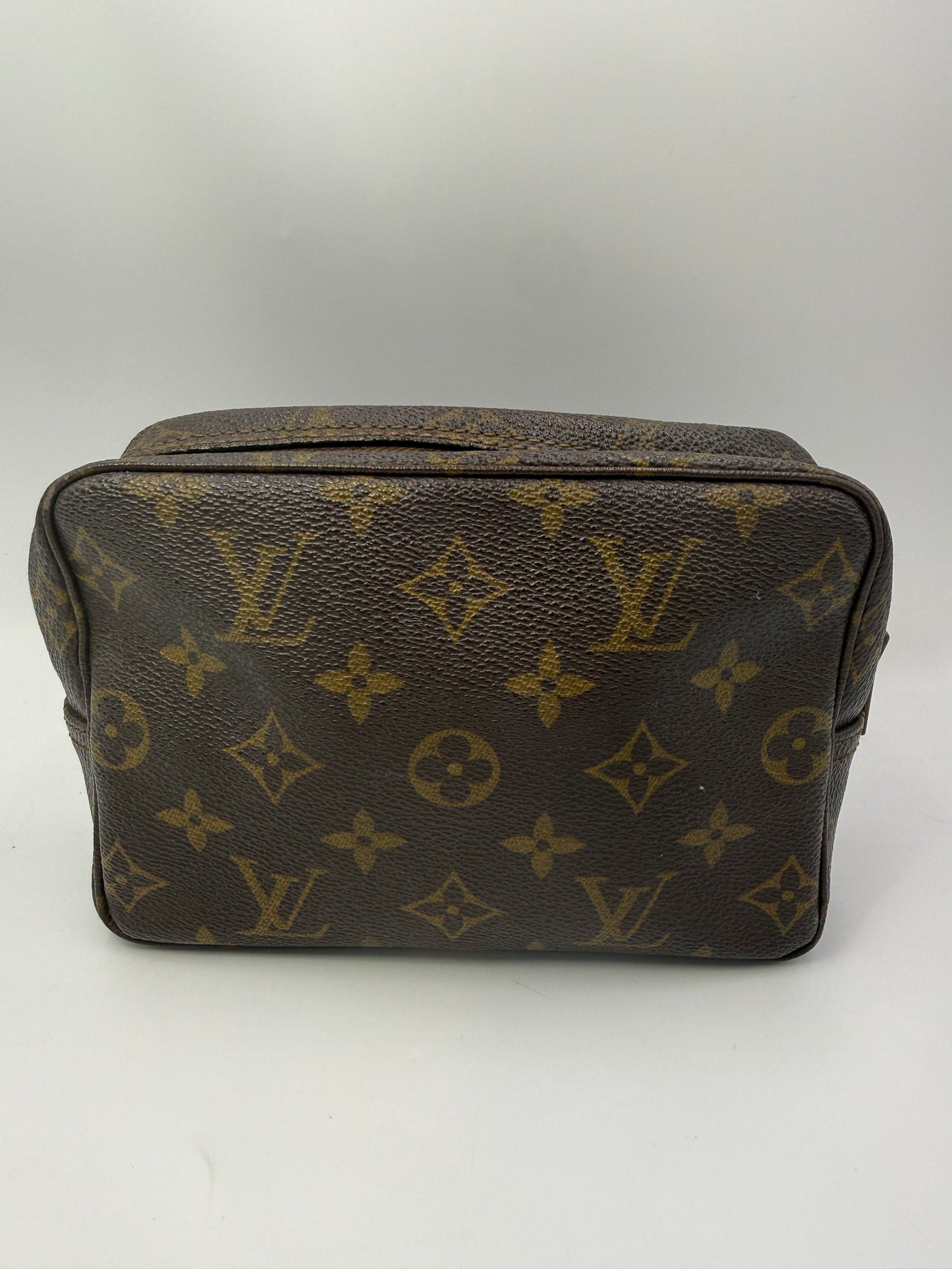 Louis Vuitton Monogram Trousse Toiletry 18 cm