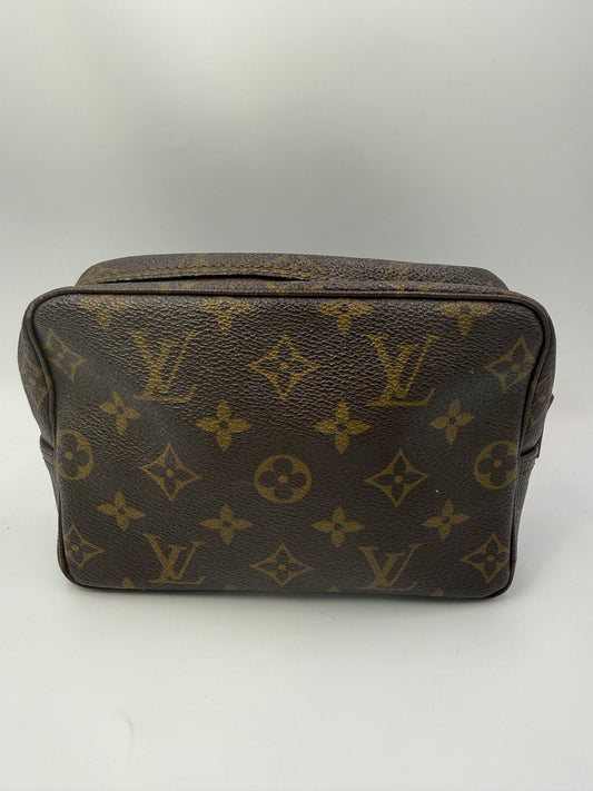 Louis Vuitton Monogram Trousse Toiletry 18 cm