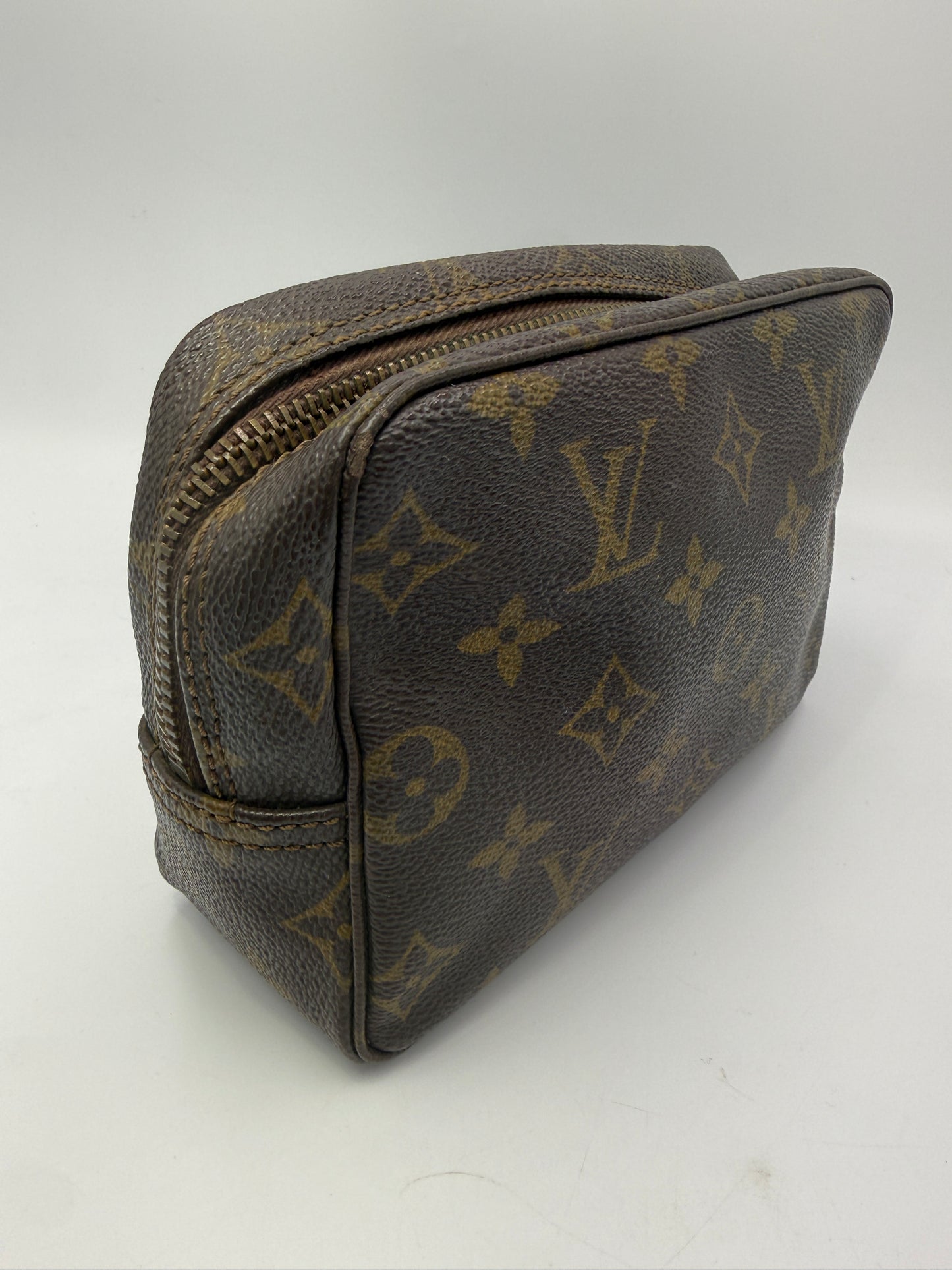 Louis Vuitton Monogram Trousse Toiletry 18 cm