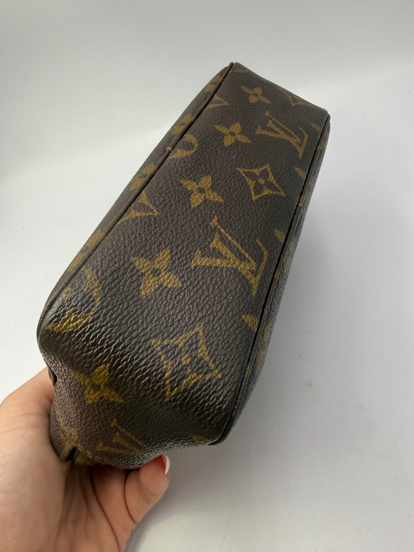 Louis Vuitton Monogram Trousse Toiletry 18 cm