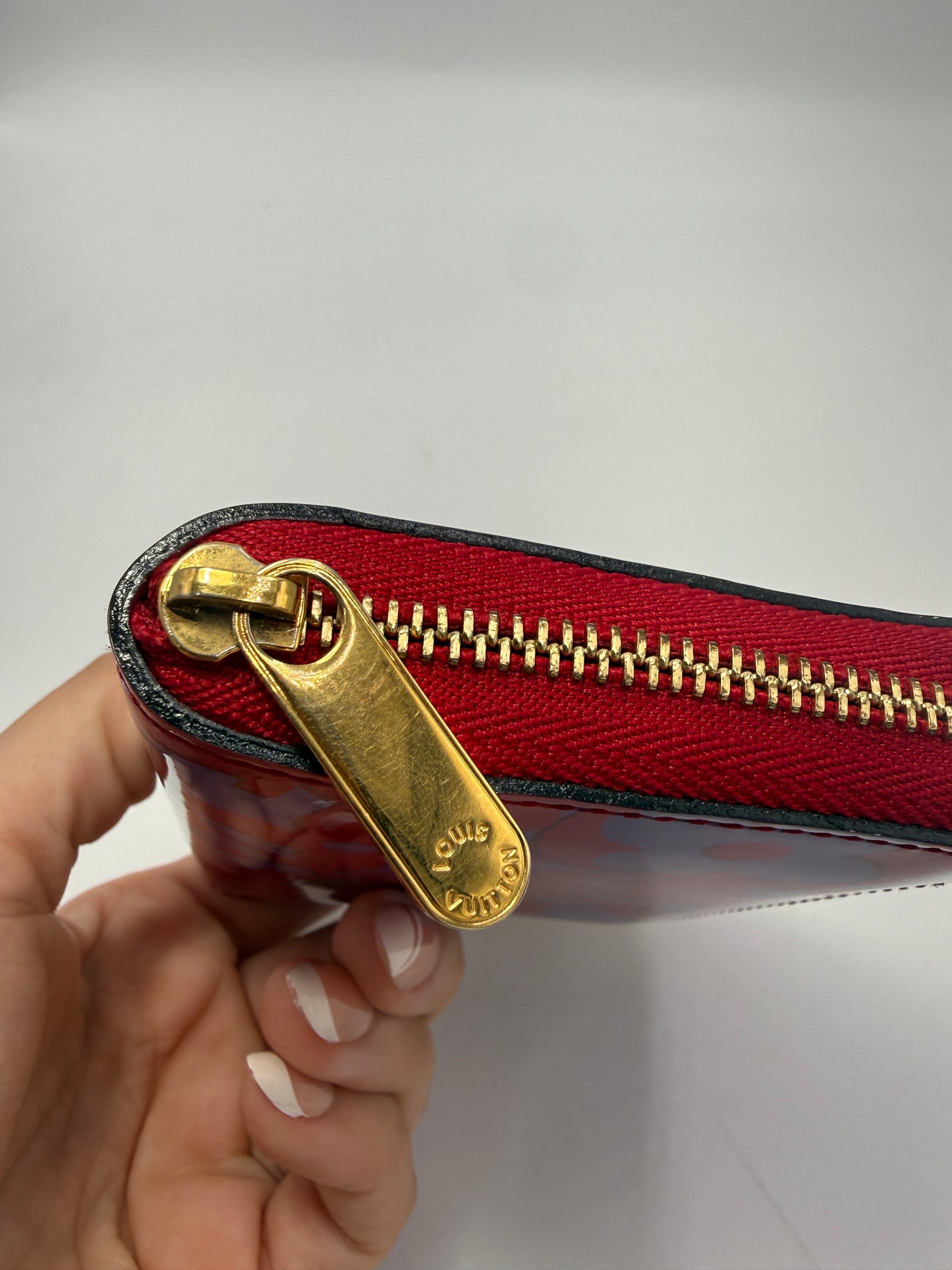 Louis Vuitton Vernis Sweet Monogram Compact Zippy TS4183