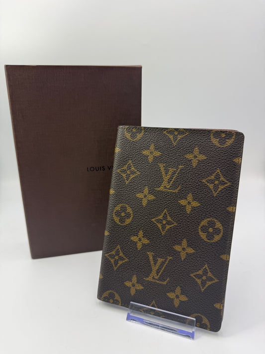 Louis Vuitton Monogram Passport Holder MI8901