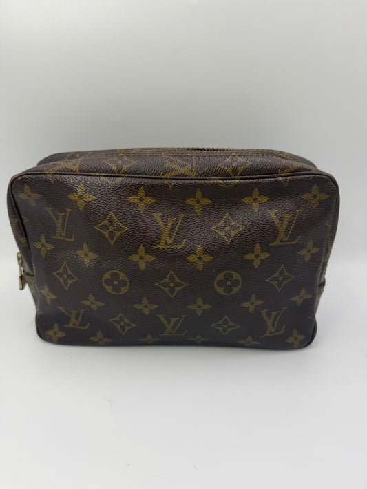 Louis Vuitton Monogram Coated Canvas Toiletry 23 cm