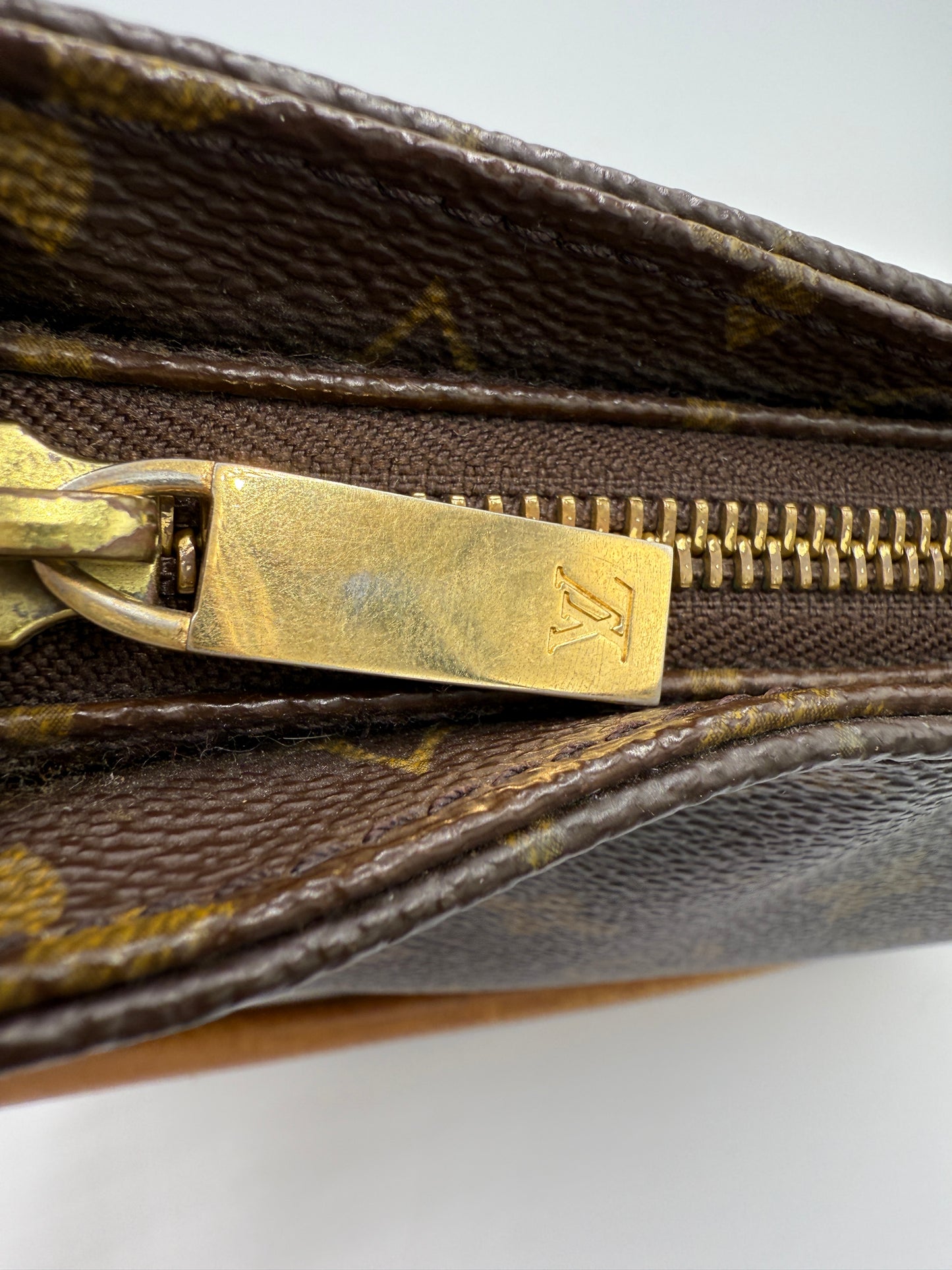 Louis Vuitton Monogram Looping MM FL1001