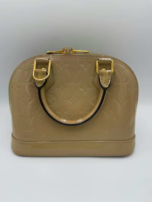 Louis Vuitton Vernis Alma BB Nude CA2124