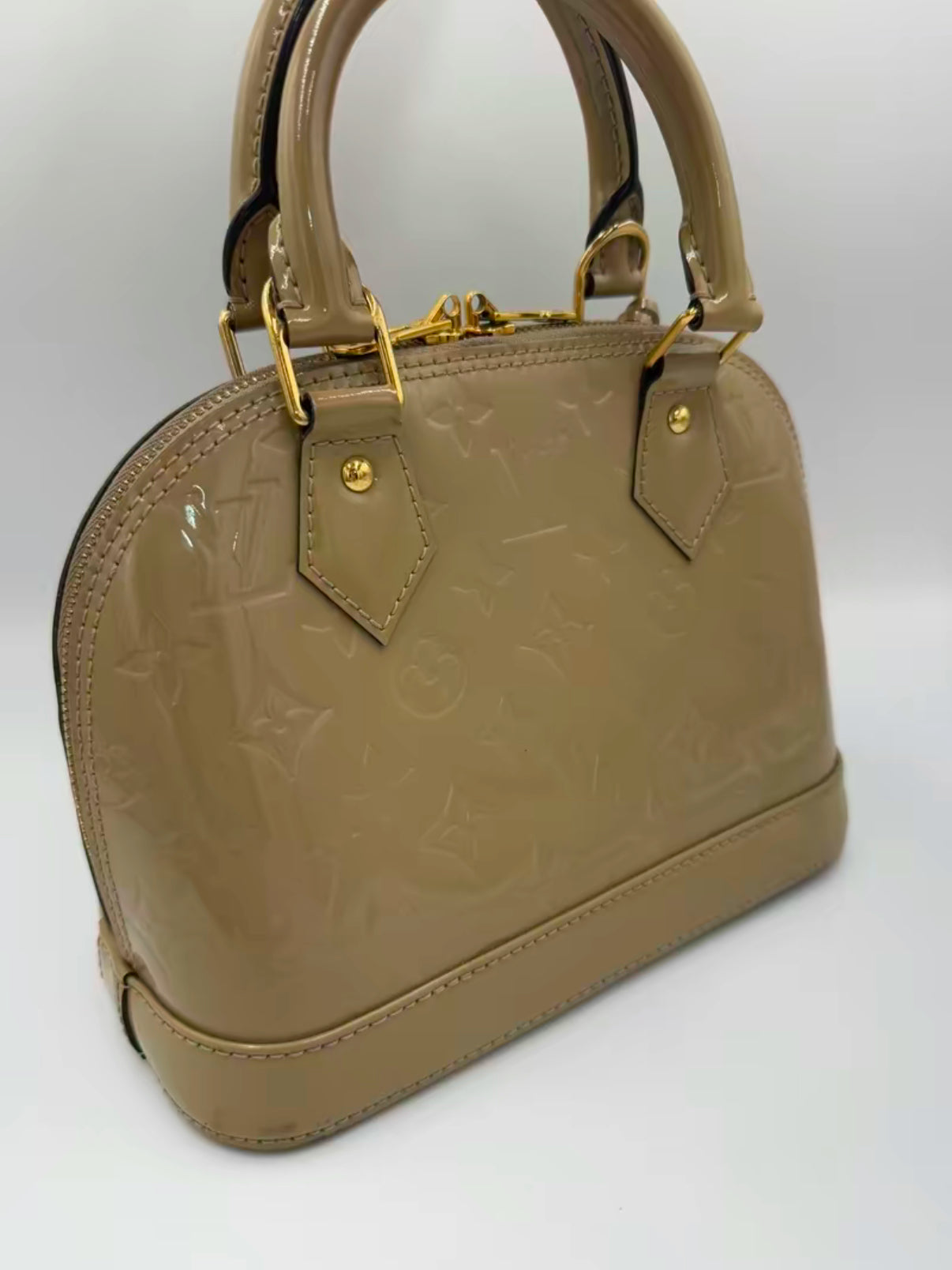 Louis Vuitton Vernis Alma BB Nude CA2124