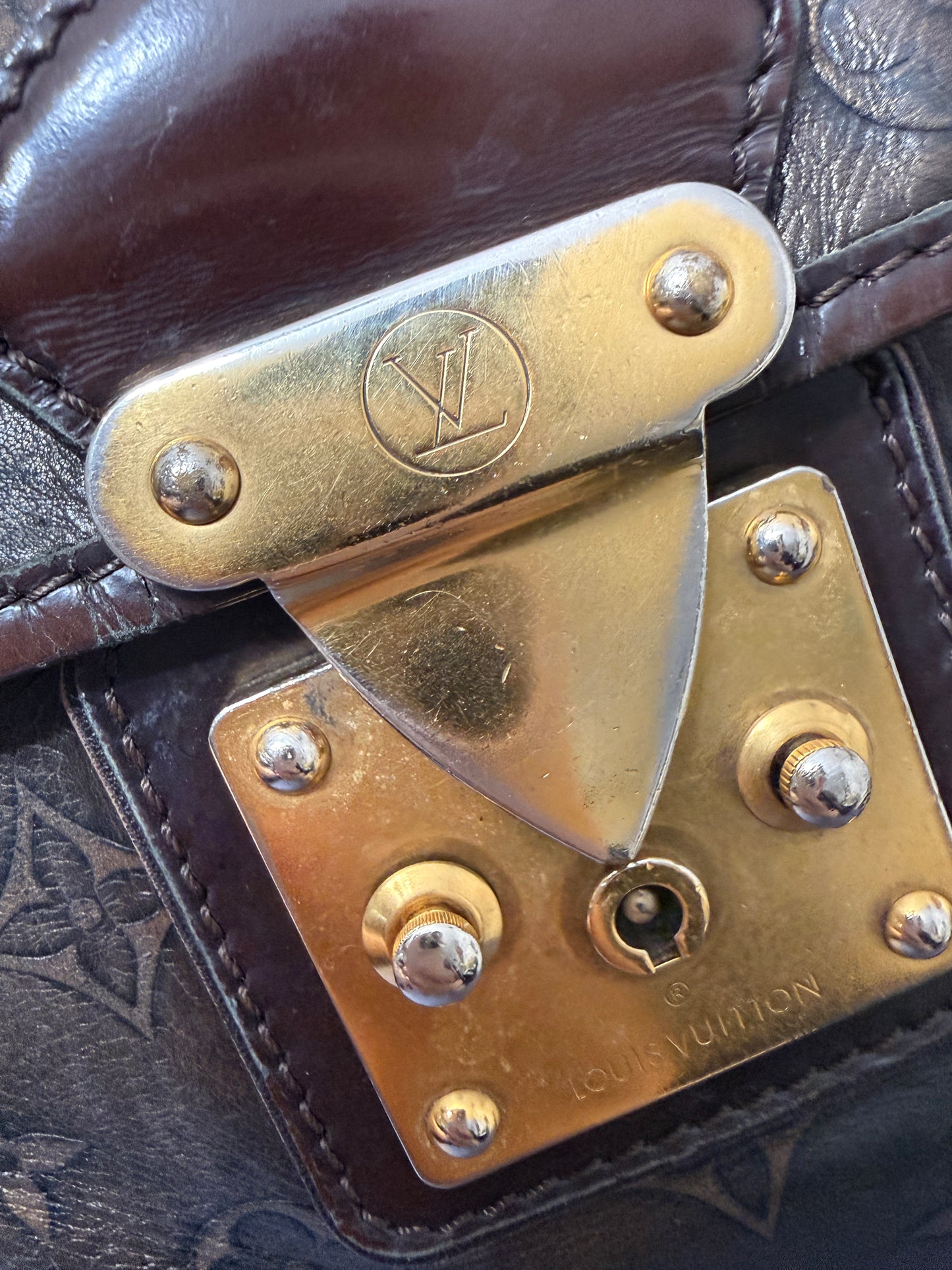 Louis Vuitton Rare Limited Edition Sergent PM Shoulder Bag FL1047