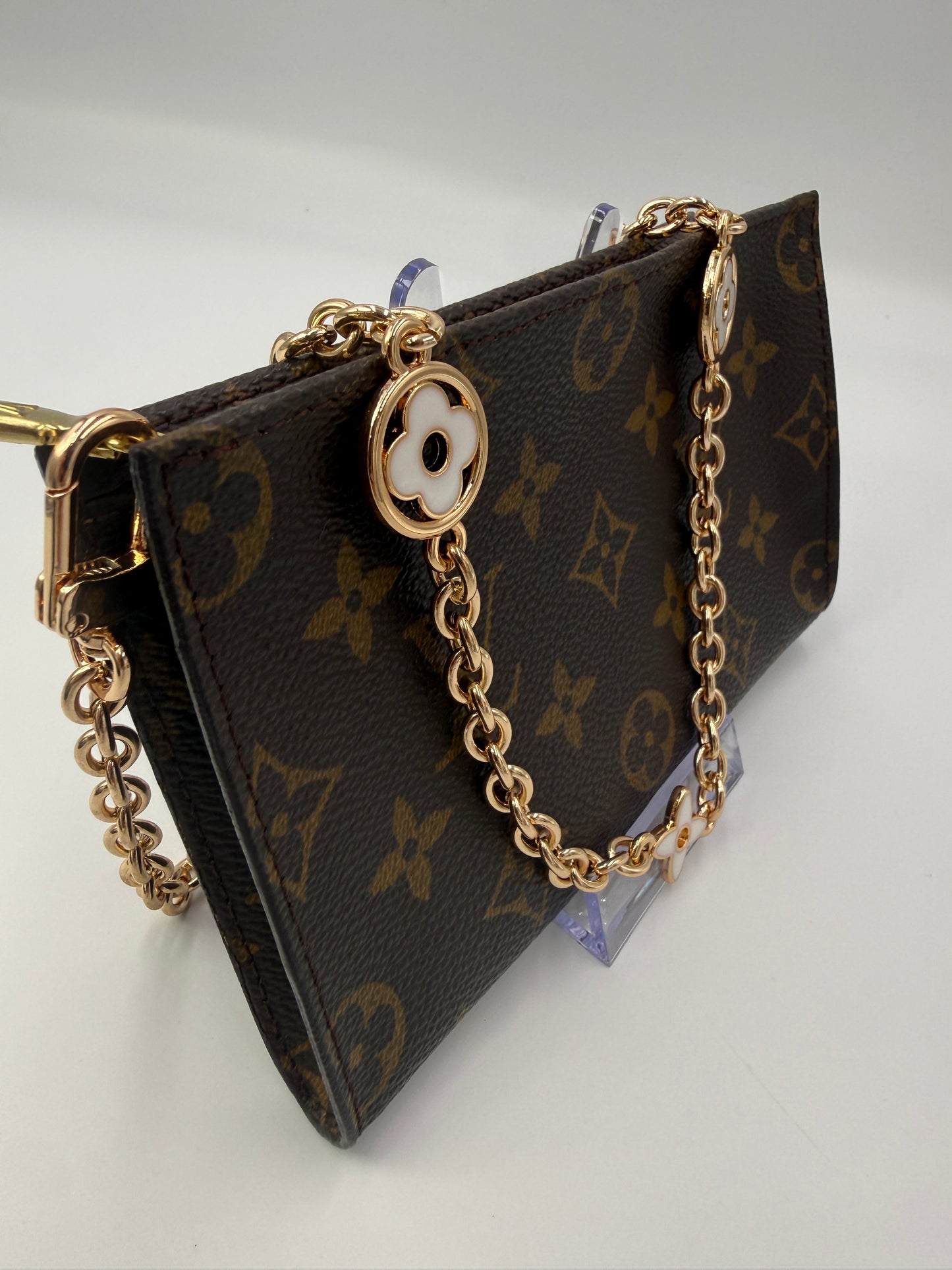 Louis Vuitton Monogram Canvas Bucket Pochette 17 cm AR0080