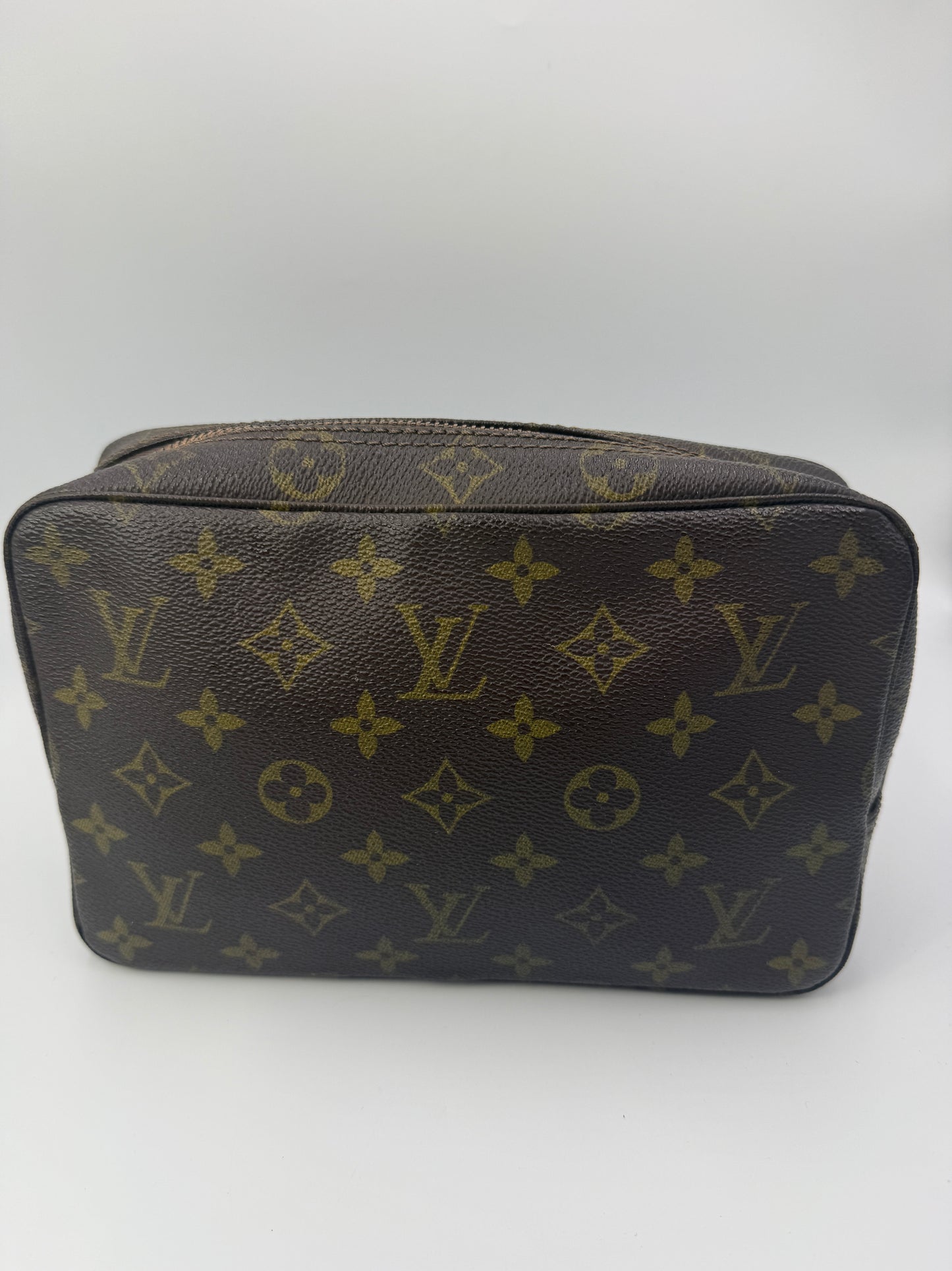 Louis Vuitton Monogram Coated Canvas Toiletry 23 cm 822