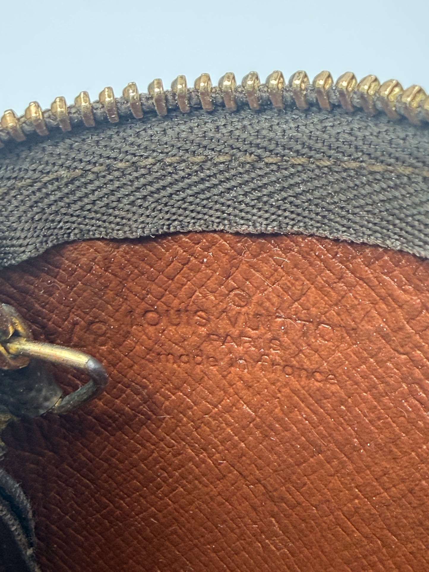Louis Vuitton Monogram Coated Canvas Key Cles 874