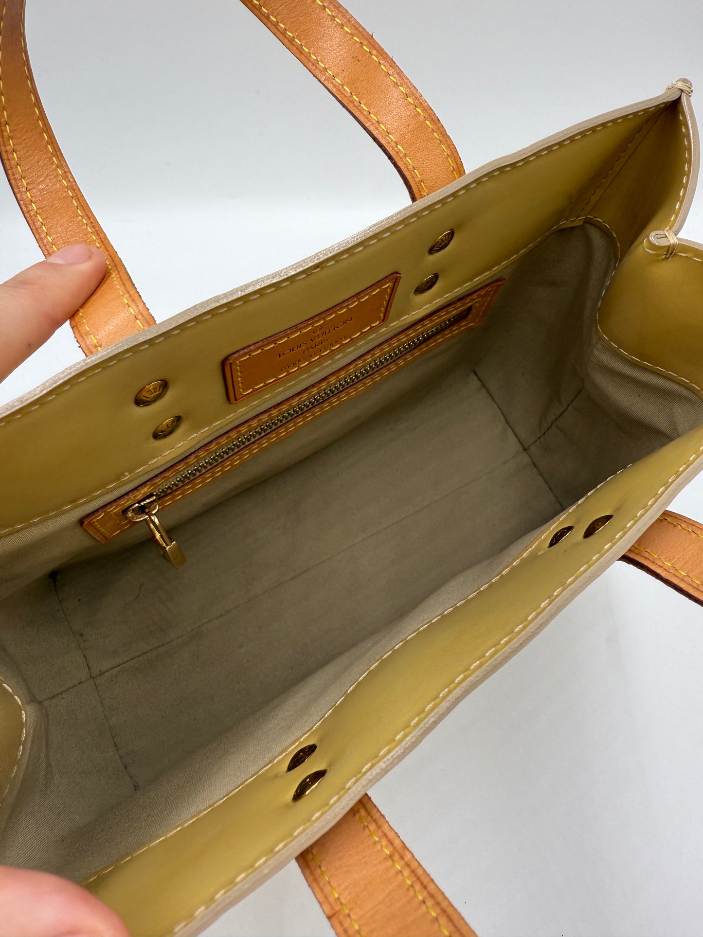 Louis Vuitton Vernis Gold Reade PM MI0092