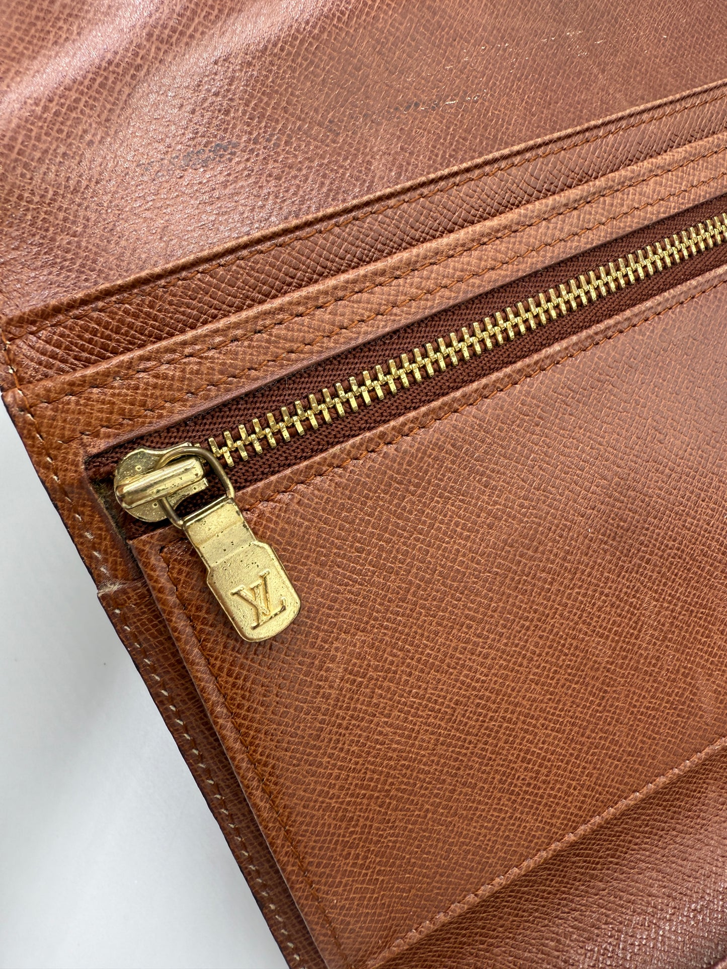 Louis Vuitton Monogram Coated Canvas Passport Wallet 0906AN