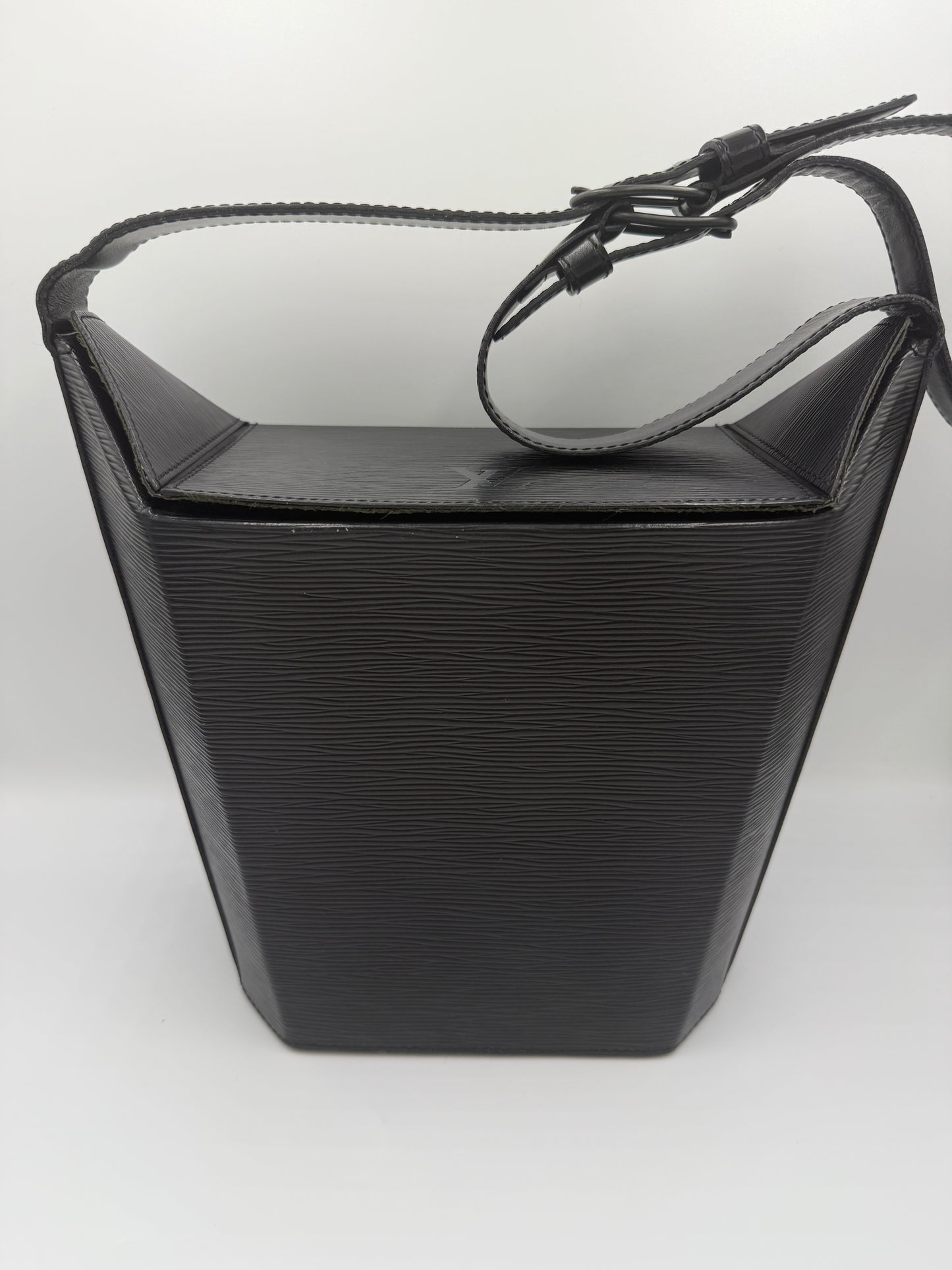 Louis Vuitton Black Epi Leather Sac Seau VI0912
