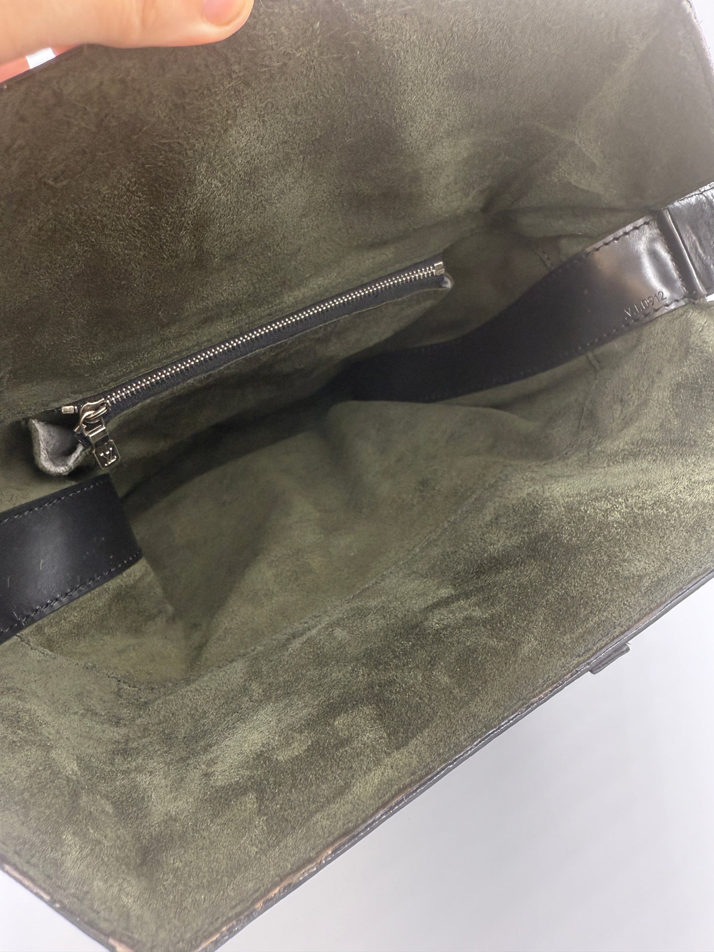 Louis Vuitton Black Epi Leather Sac Seau VI0912
