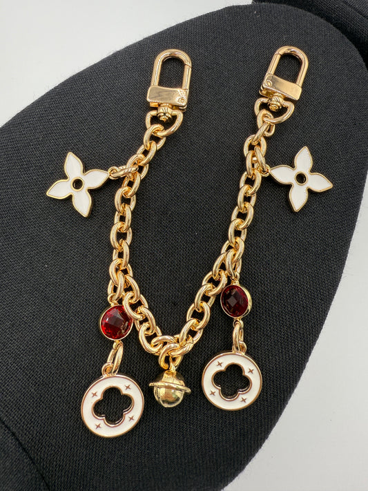 Unbranded White Clover & Ruby Gem Bag Charm 9"
