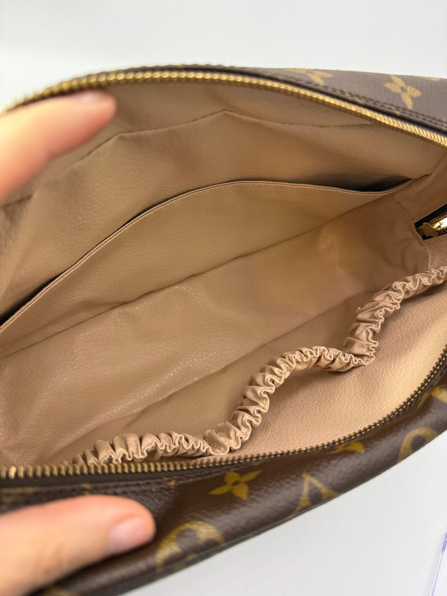 Louis Vuitton Monogram Coated Canvas Toiletry 28 cm 864TH