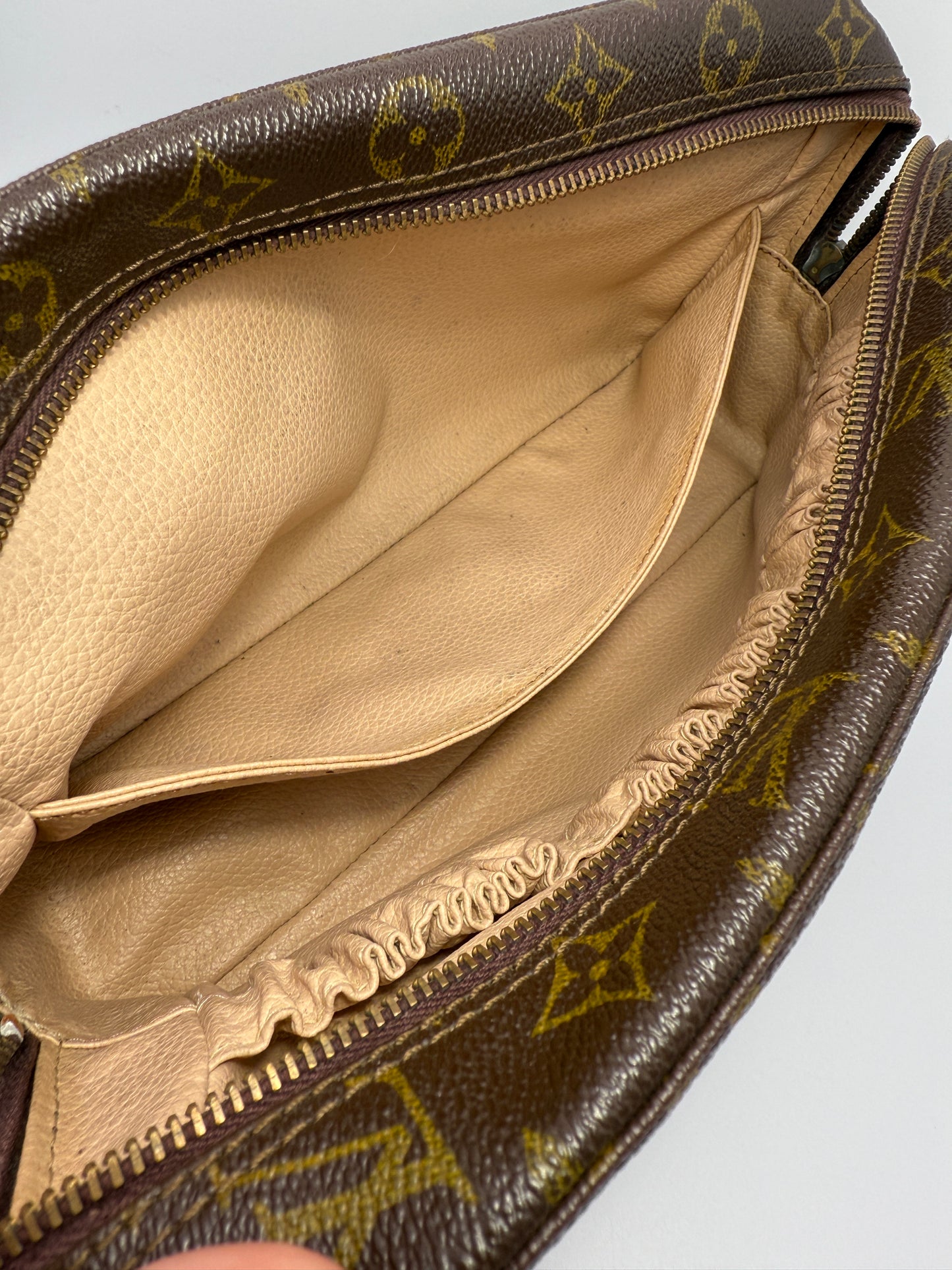 Louis Vuitton Monogram Coated Canvas Toiletry 28 cm