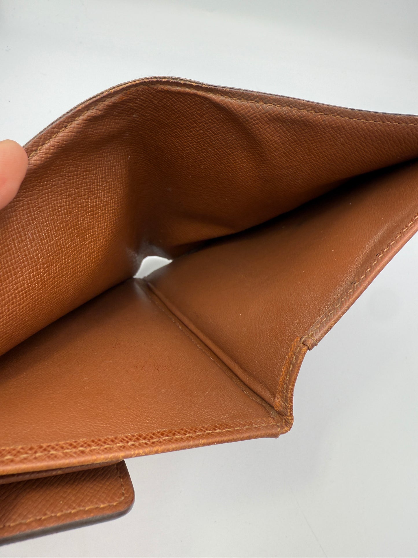 Louis Vuitton Monogram Compact International Wallet SP0011