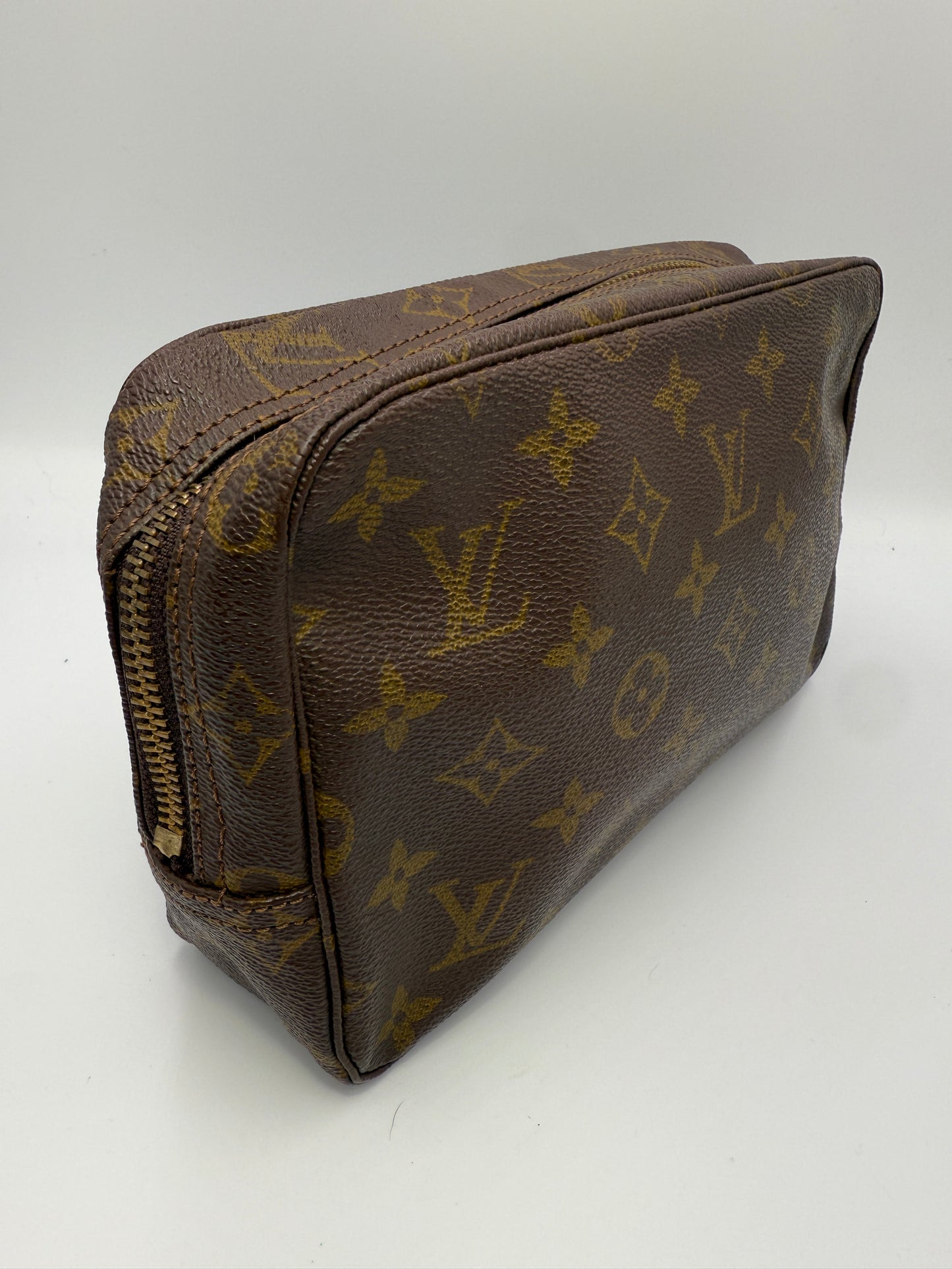 Louis Vuitton Monogram Coated Canvas Toiletry 23 cm