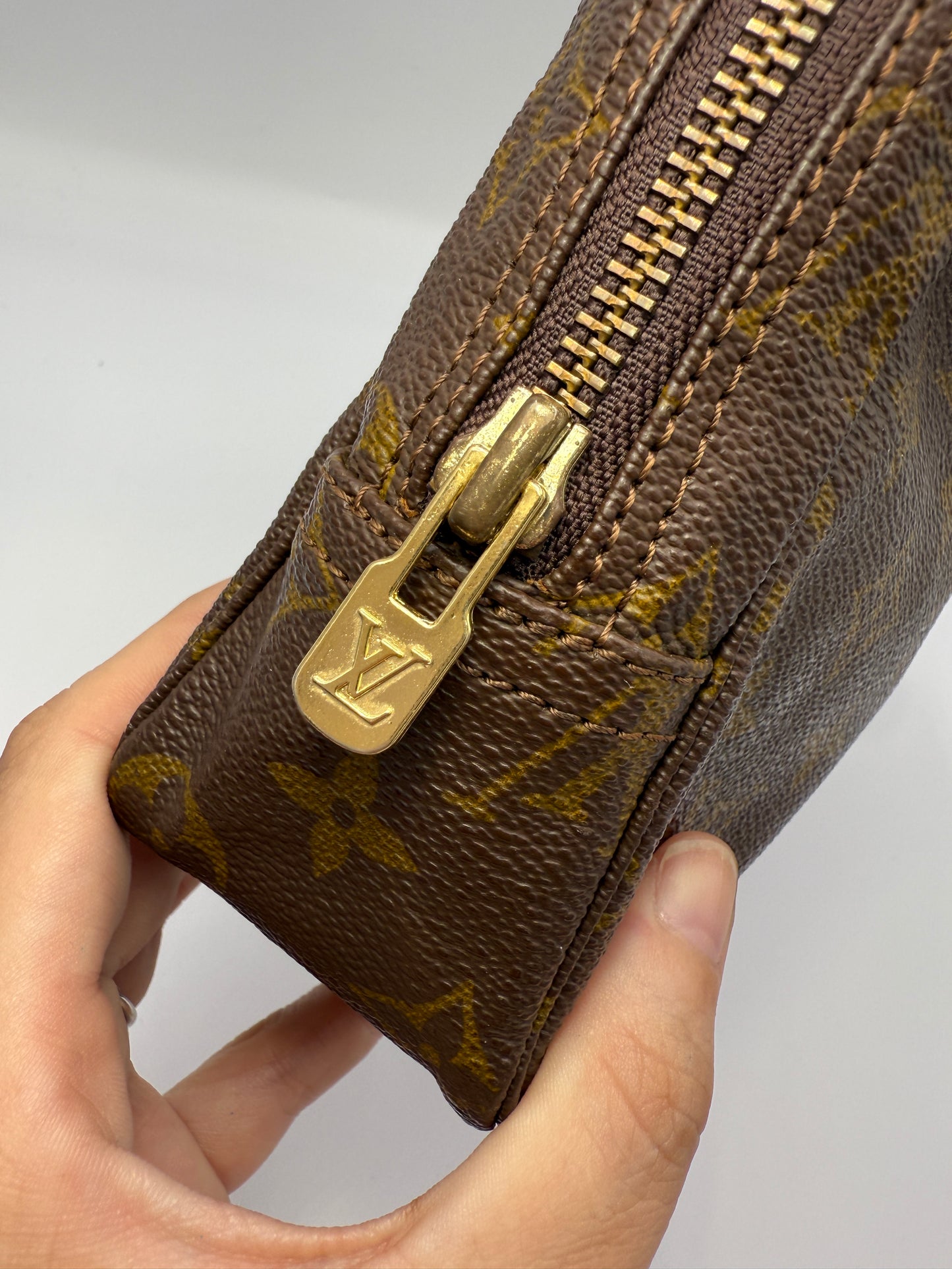 Louis Vuitton Monogram Coated Canvas Toiletry 23 cm