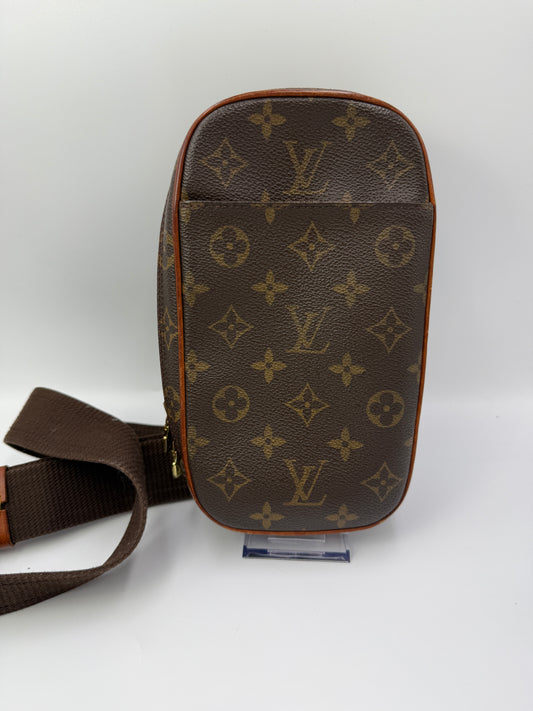 Louis Vuitton Monogram Gange Crossbody Sling Bag CA0071