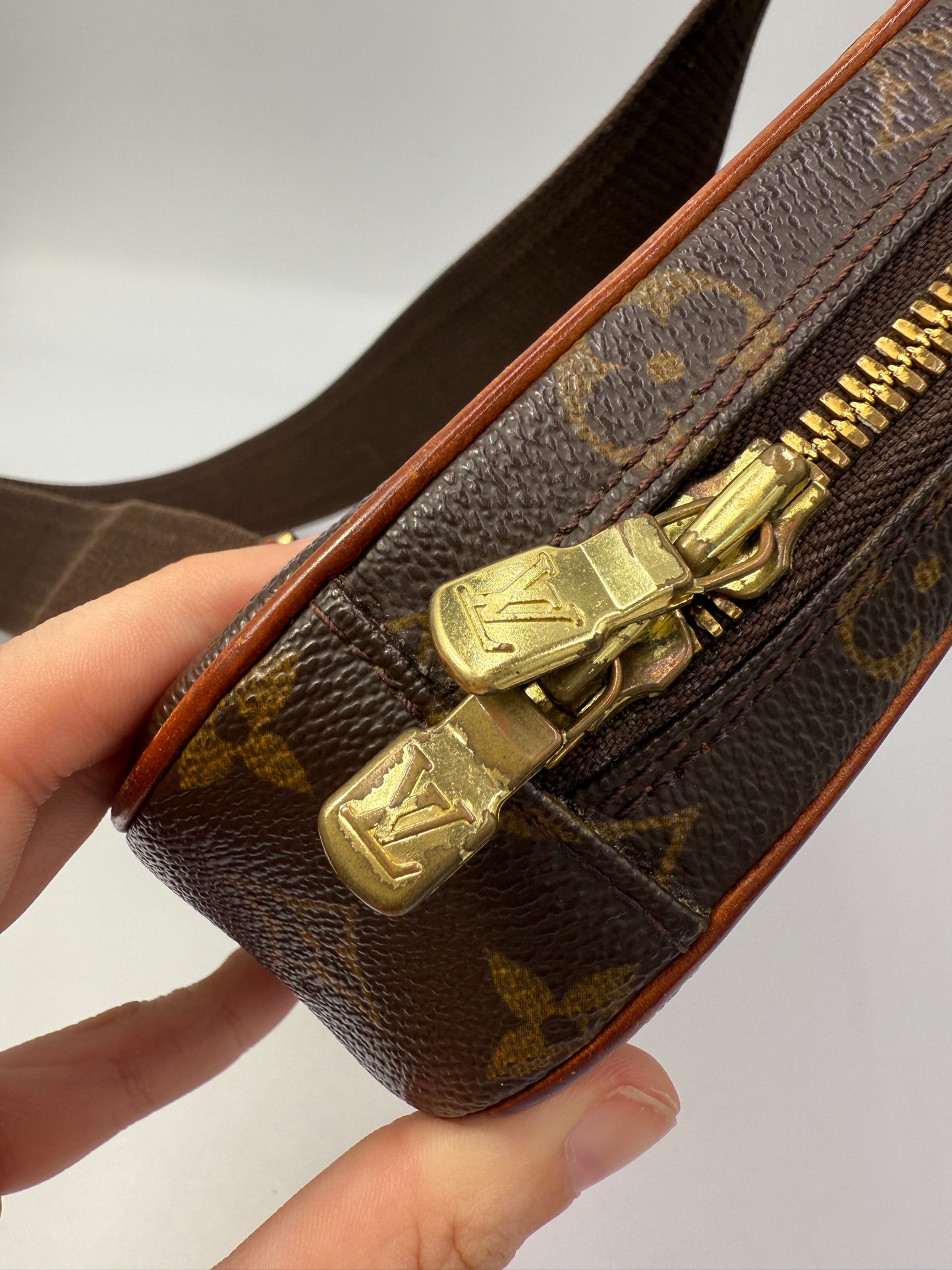 Louis Vuitton Monogram Gange Crossbody Sling Bag CA0071
