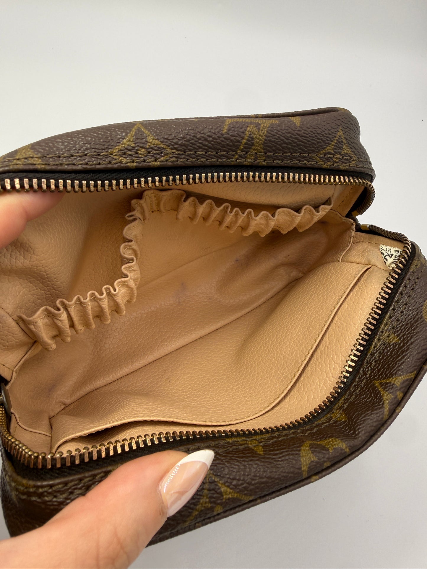 Louis Vuitton Monogram Coated Canvas Trousse Toiletry 18 cm 822