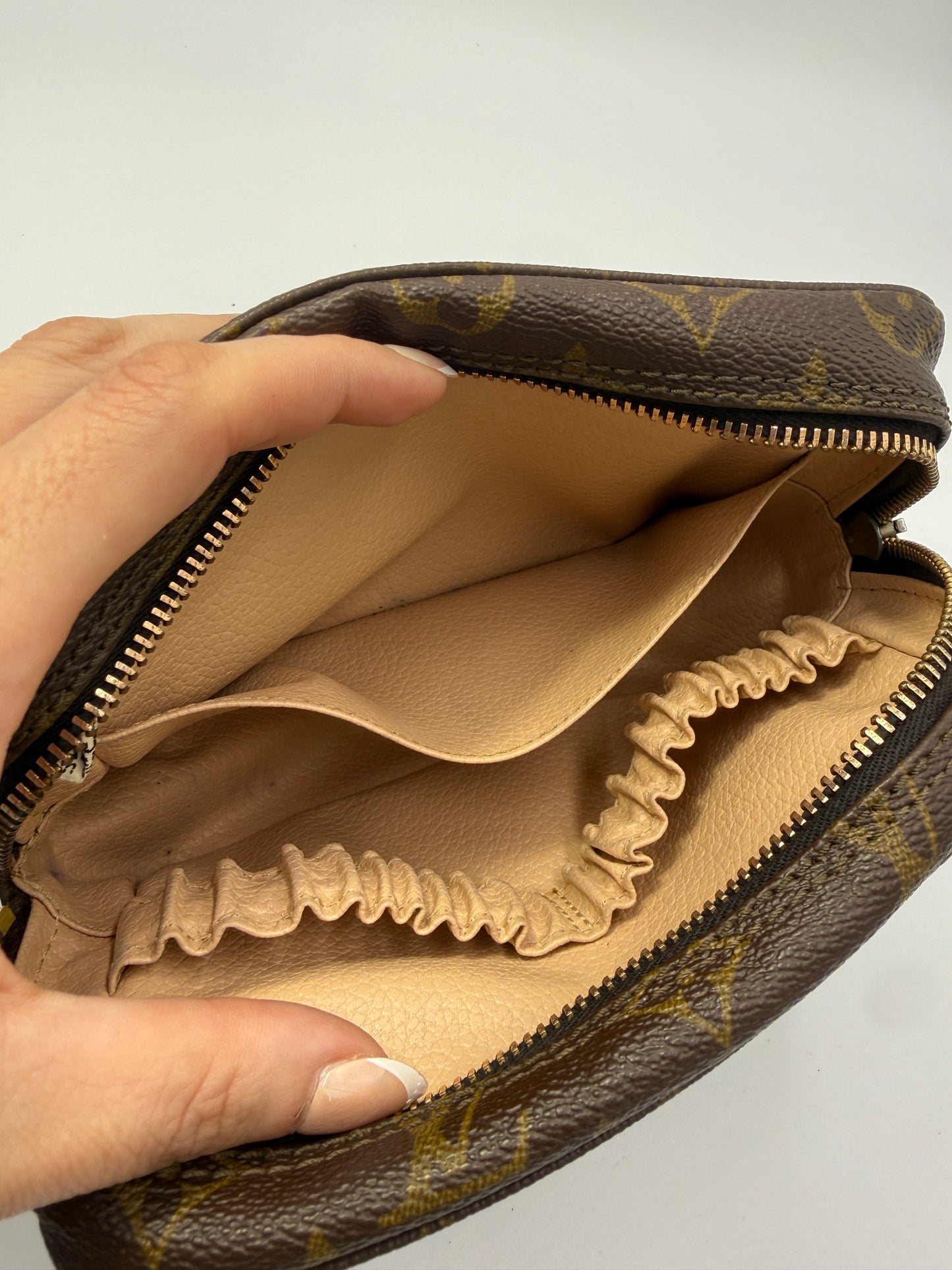 Louis Vuitton Monogram Coated Canvas Trousse Toiletry 18 cm 822