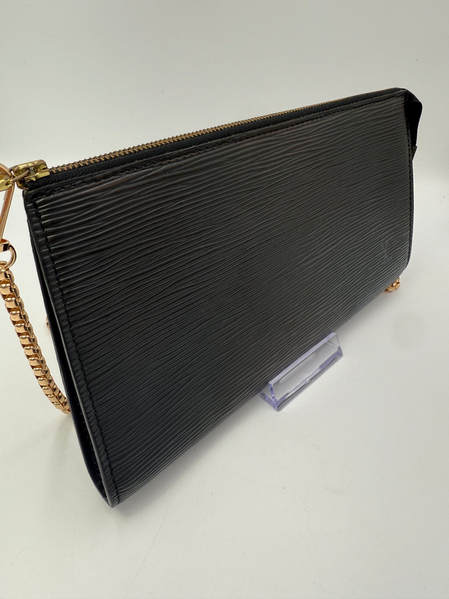 Louis Vuitton Black Epi Leather Pochette 24 cm AR0968