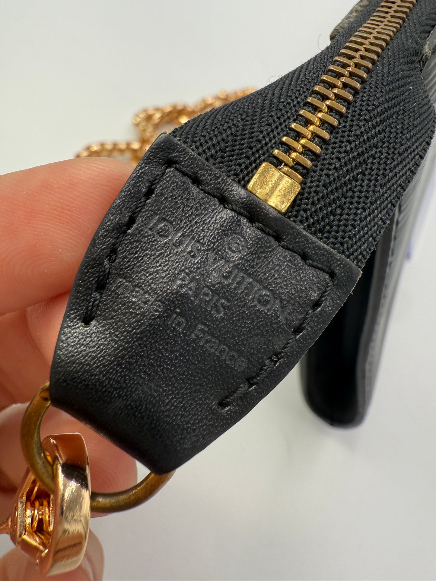 Louis Vuitton Black Epi Leather Pochette 24 cm AR0968