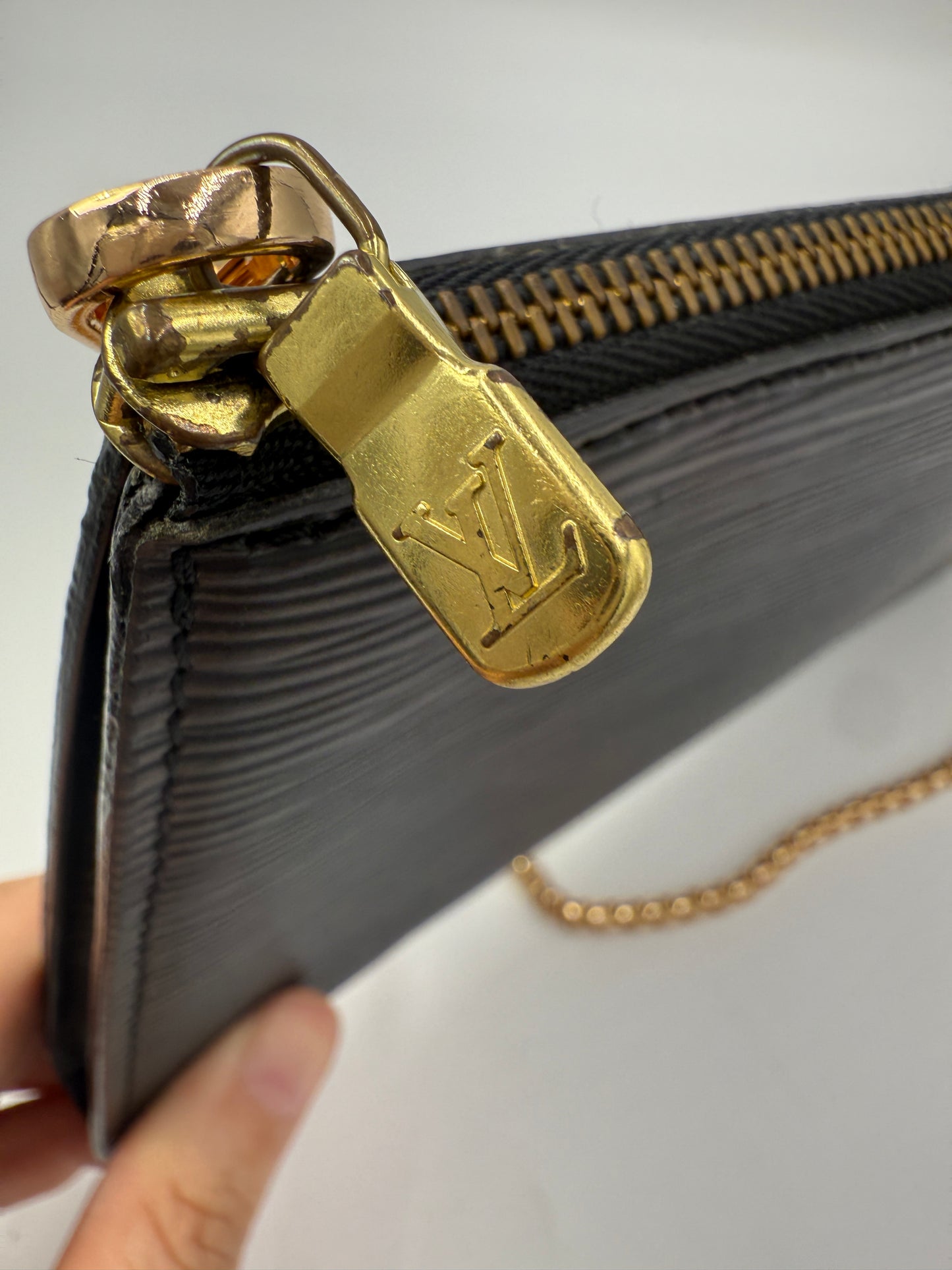Louis Vuitton Black Epi Leather Pochette 24 cm AR0968