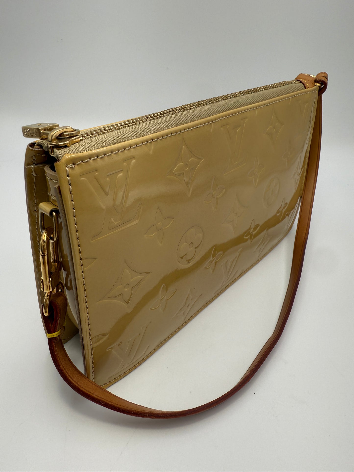 Louis Vuitton Vernis Gold Beige Lexington Pochette with Strap VI1102