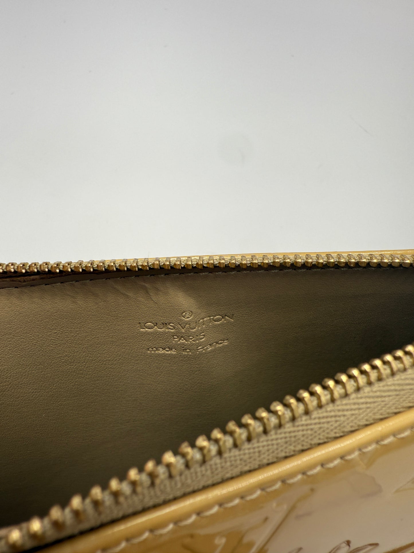 Louis Vuitton Vernis Gold Beige Lexington Pochette with Strap VI1102