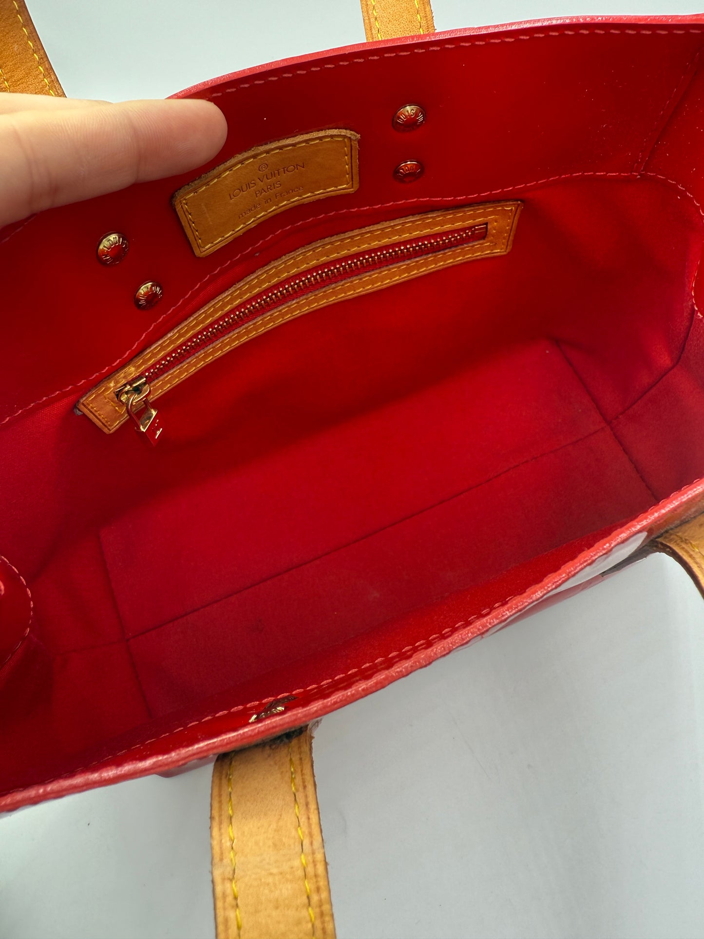 Louis Vuitton Vernis Red Reade PM MI0012