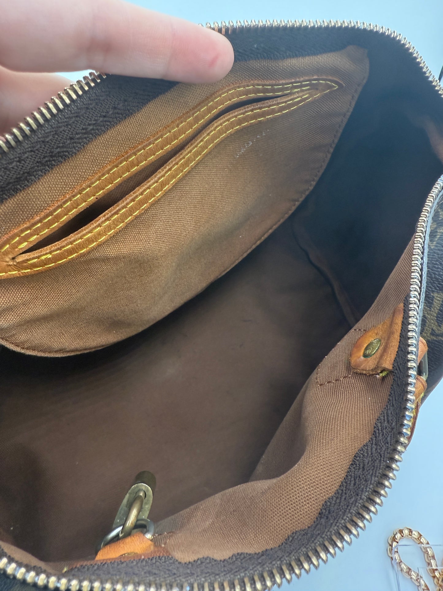 Louis Vuitton Monogram Speedy 30 cm TH0024