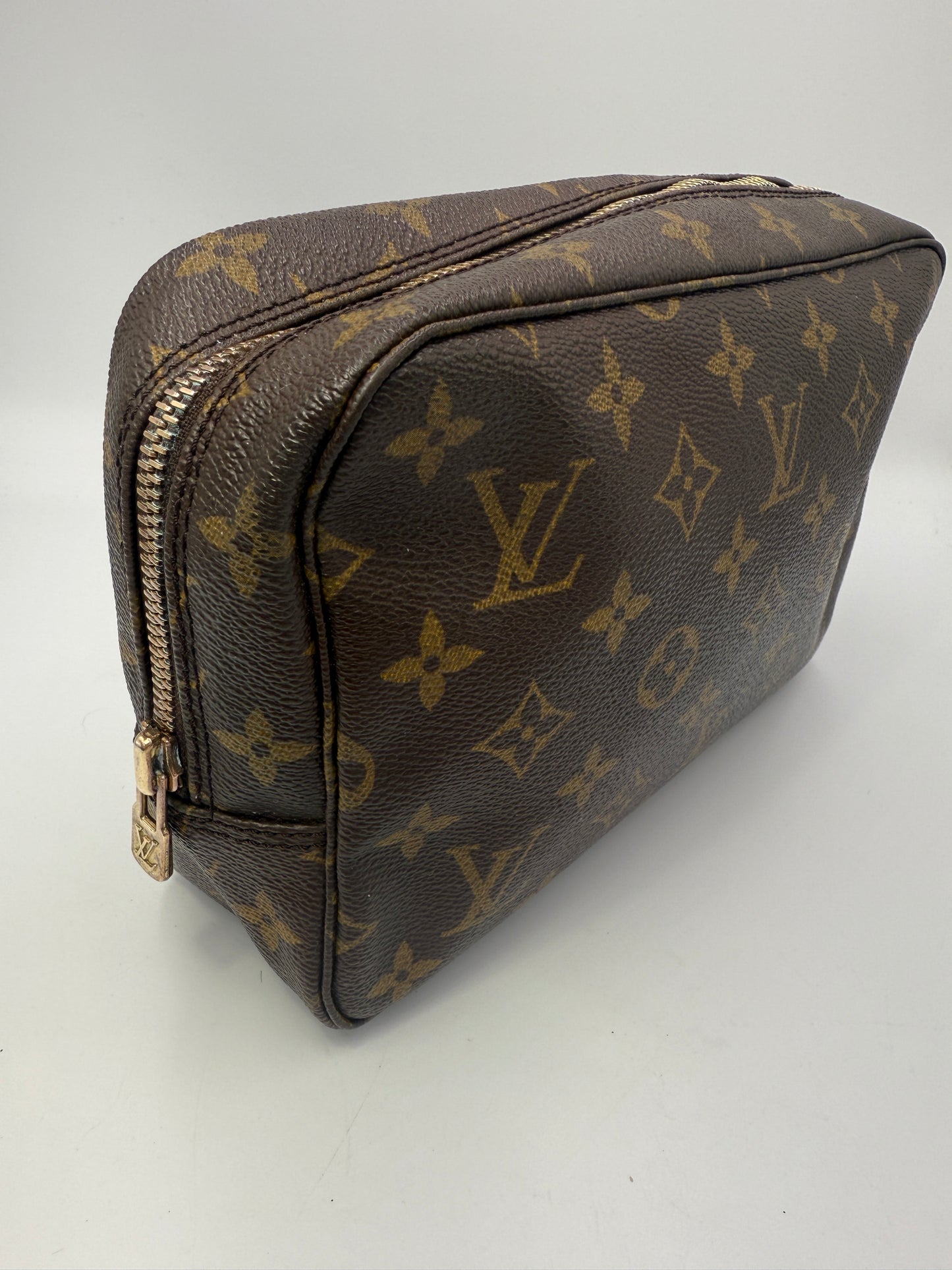 Louis Vuitton Monogram Coated Canvas Toiletry 23 cm
