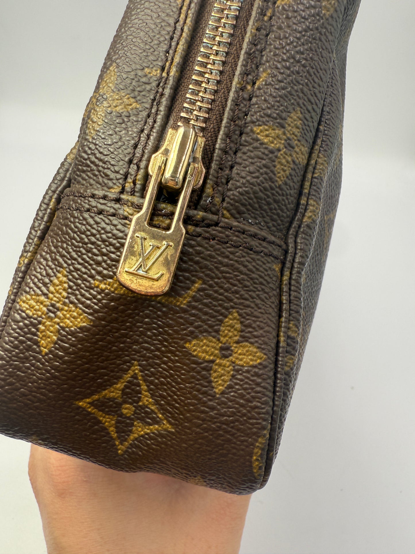 Louis Vuitton Monogram Coated Canvas Toiletry 23 cm