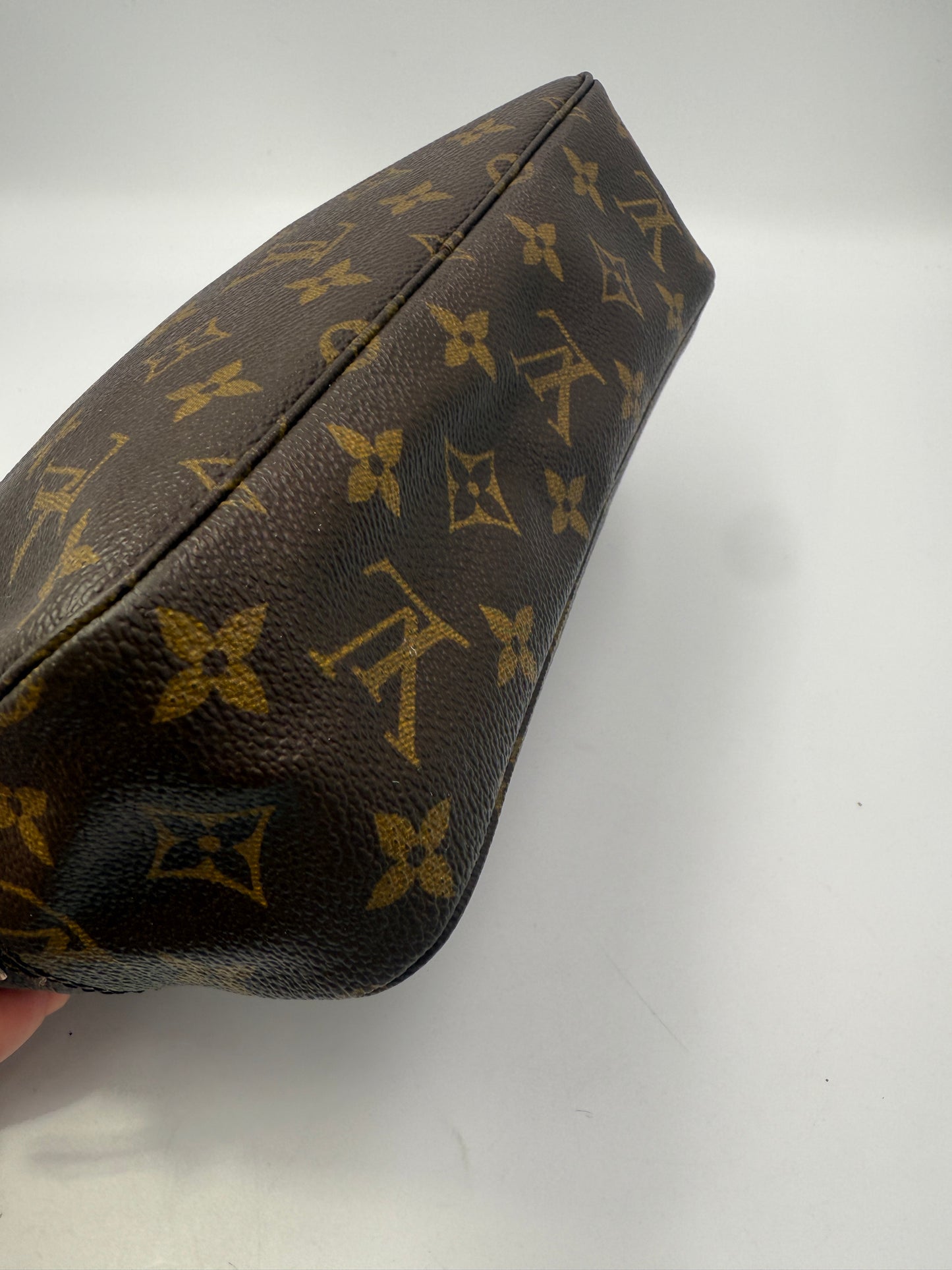 Louis Vuitton Monogram Coated Canvas Toiletry 23 cm